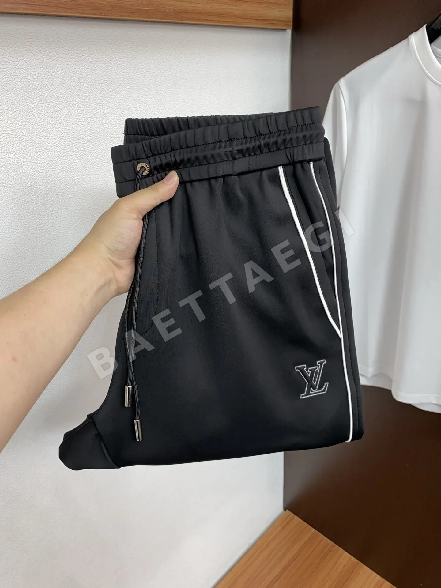 루이비통 워싱 디스트레스드 일본산 데님 남성 바지
