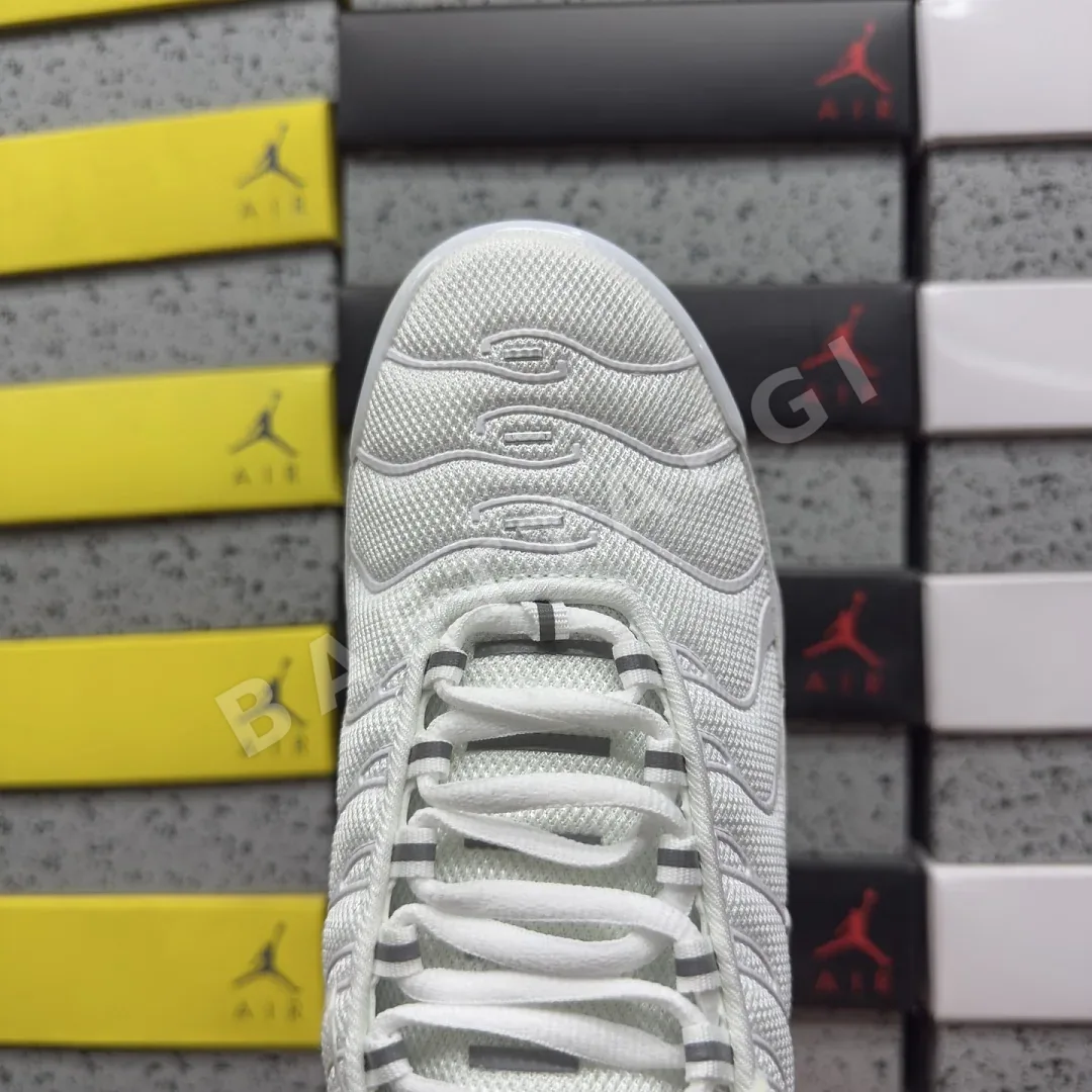 나이키 [BD] 에어 맥스 플러스 604133-139 201898 Nike Air Max Plus White 상세 이미지 2