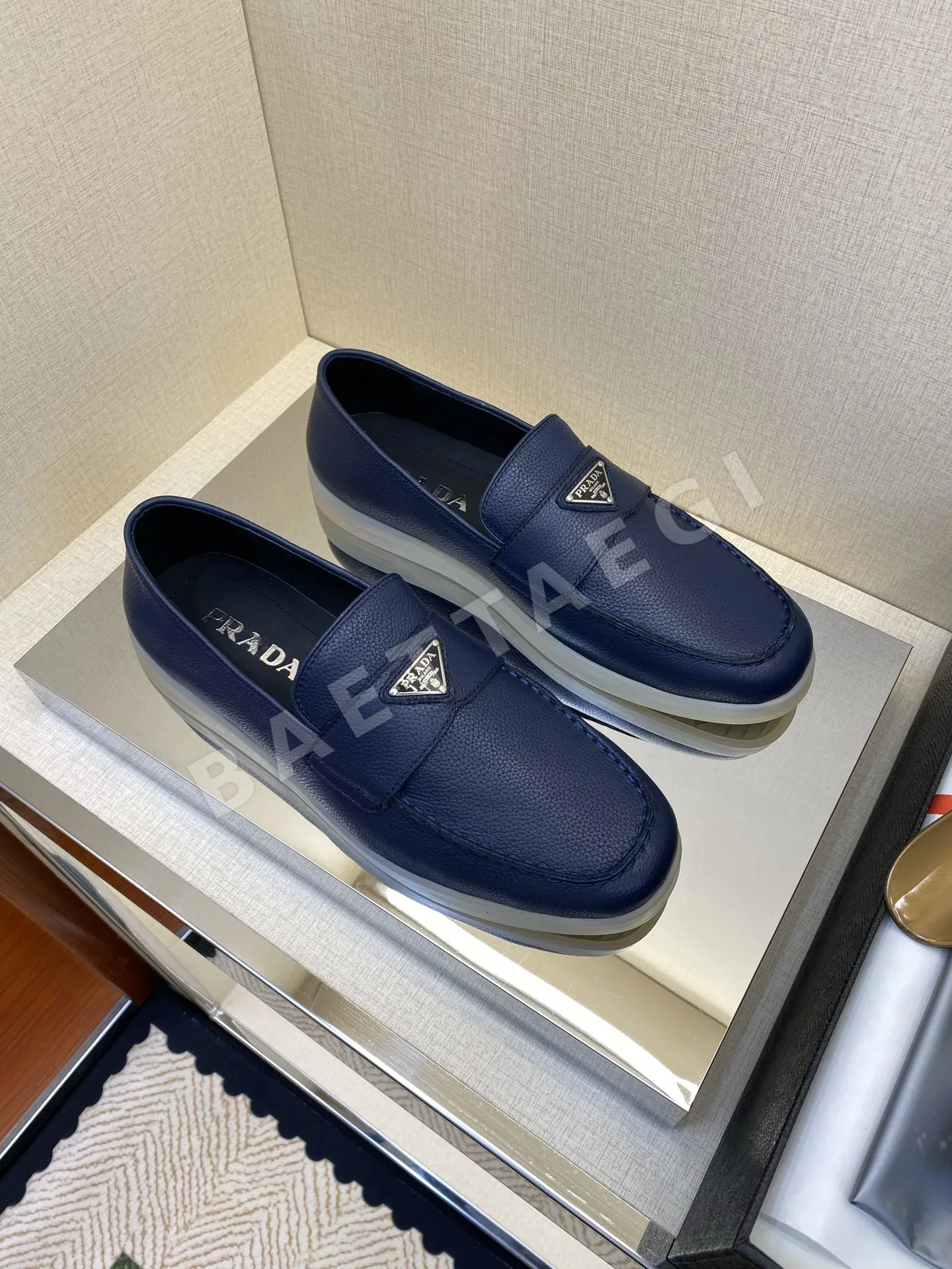 프라다 로퍼 남성 블랙 카프스킨 상세 이미지 3