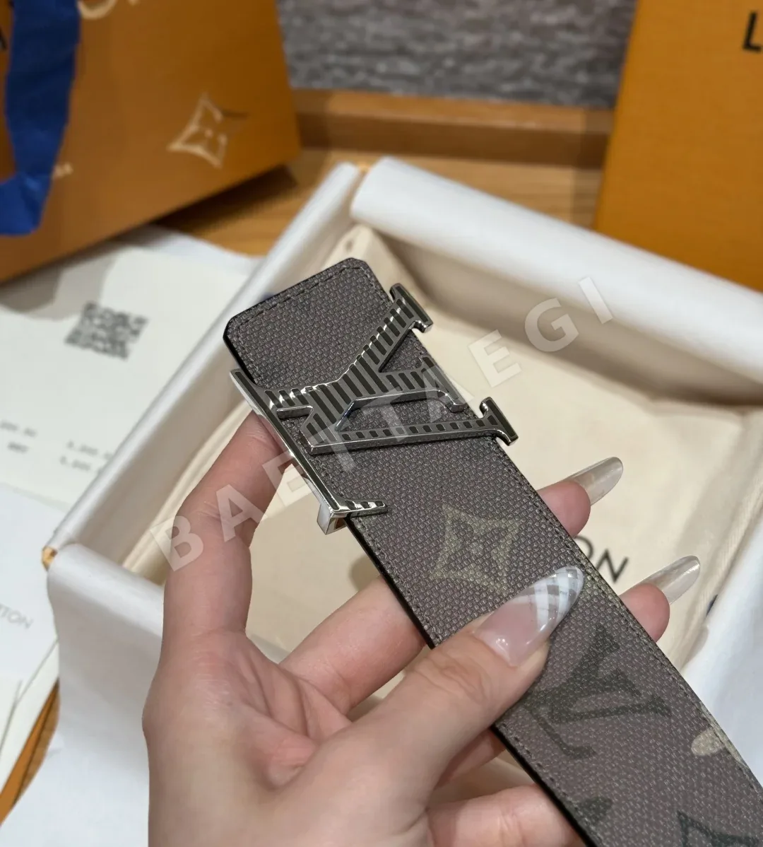 루이비통 디멘션 모노그램 헤리티지 40mm 리버시블 벨트 상세 이미지 7