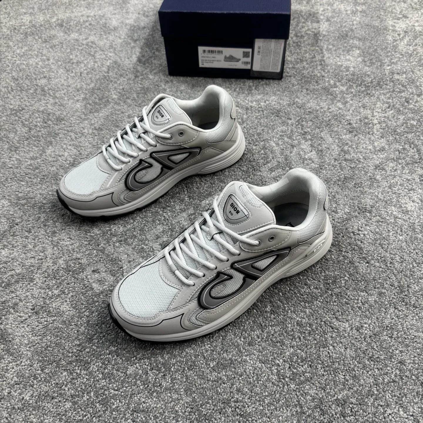 디올 B30 스니커즈 CD30 그래픽 로고 상세 이미지 4