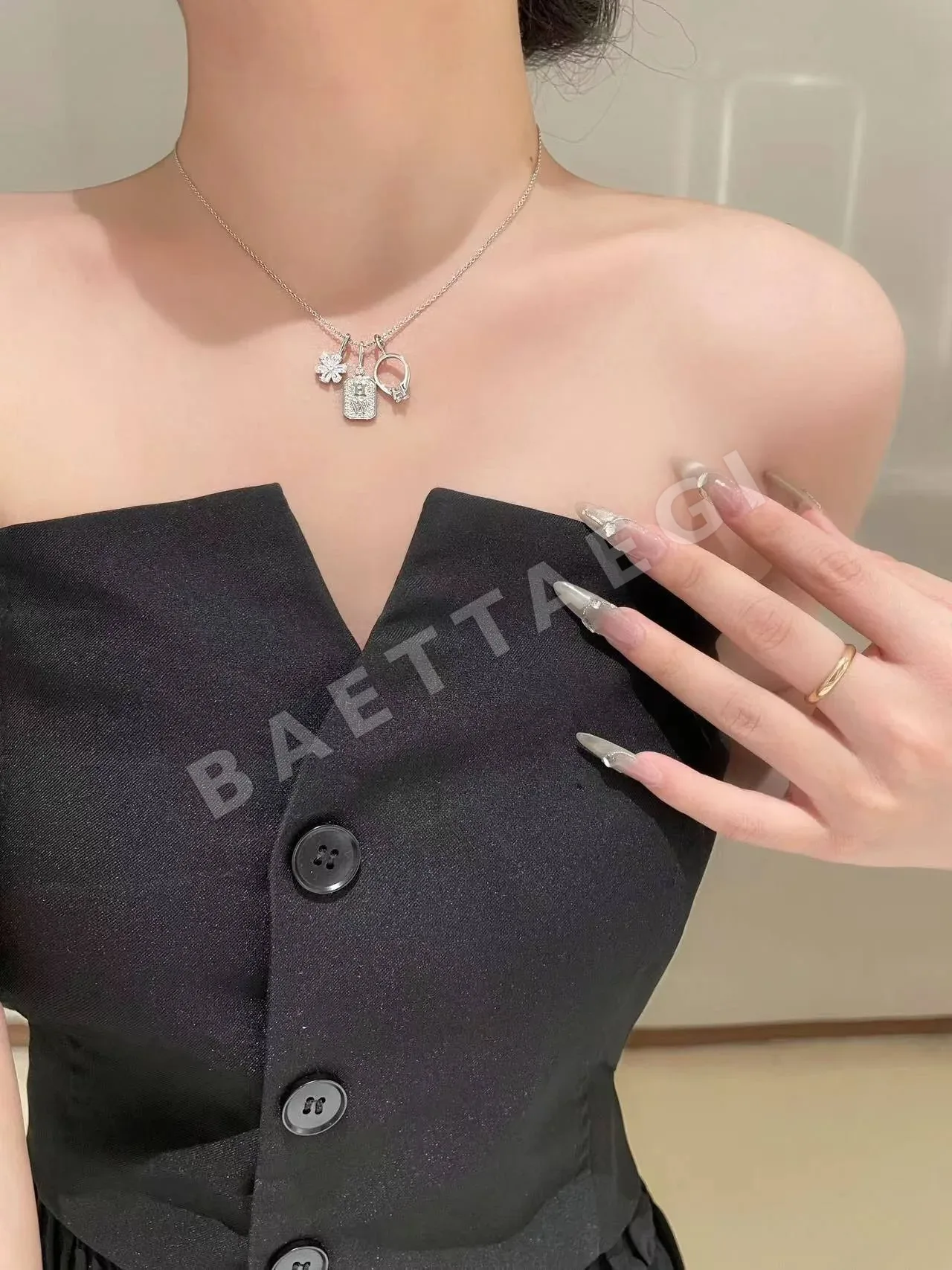 해리윈스턴 3연 참 목걸이 상세 이미지 2