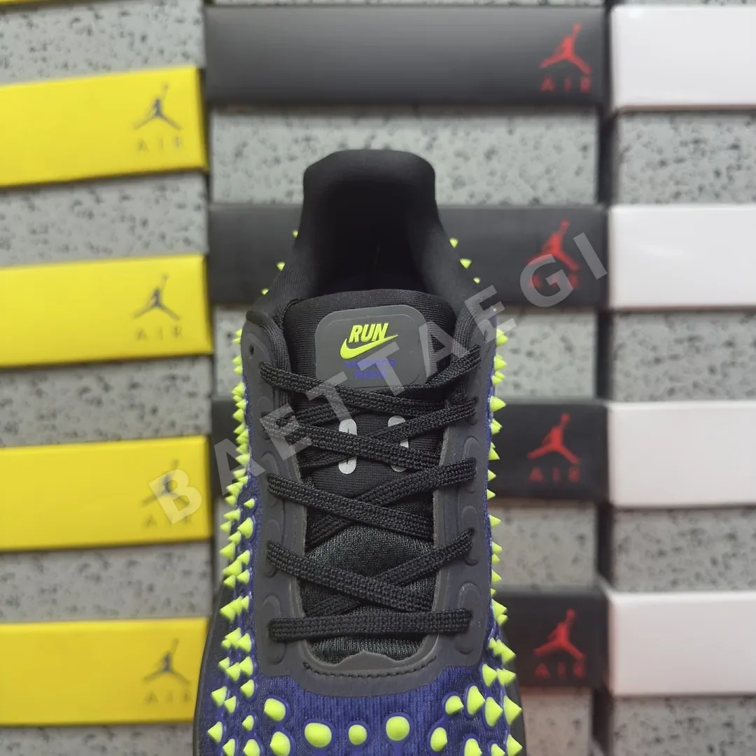 나이키 [5A] 보메로 프리미엄 QS IR2168-002 201766 Nike Vomero Premium QS Black Volt Glow 상세 이미지 5