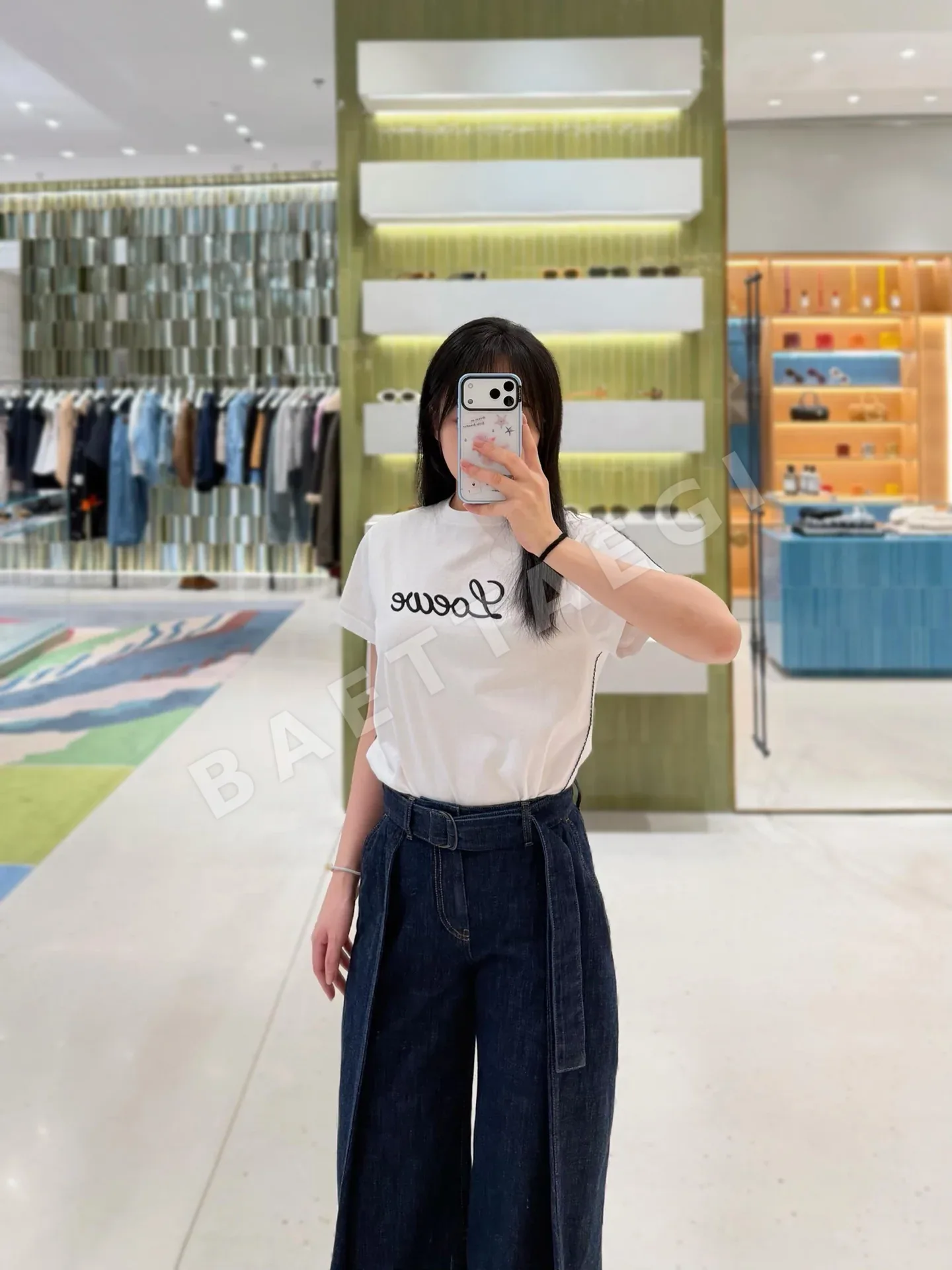 로에베 레터 로고 입체감 반팔 티셔츠 상세 이미지 6