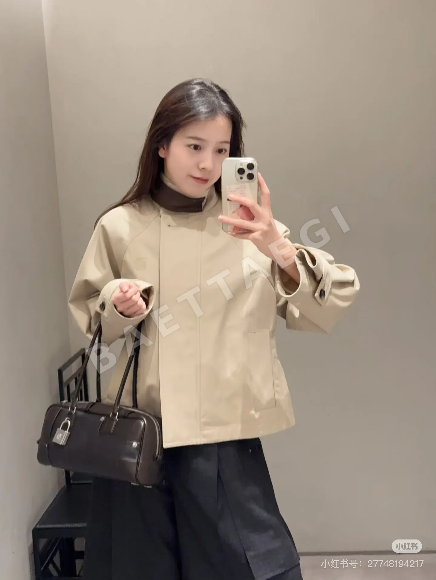로에베 카키 블록 가죽 벨트 여성 자켓 96552