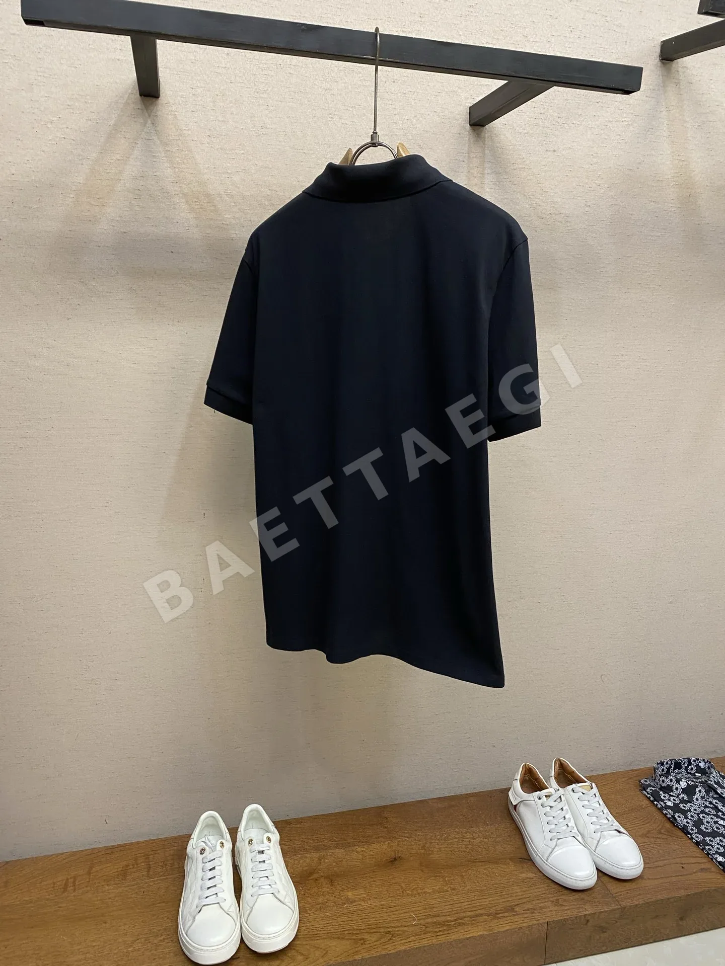버버리 메탈 호스 로고 남성 반팔 티셔츠 상세 이미지 2