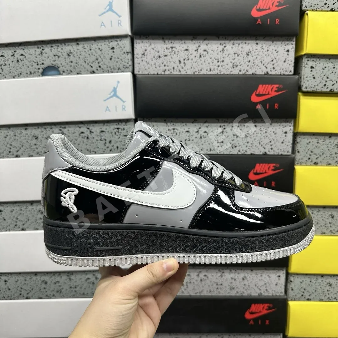 나이키 [XY/PB] 에어 포스 1 로우 IO9974-010 201822 Nike Air Force 1 Low Syna Central Cee 상세 이미지 2