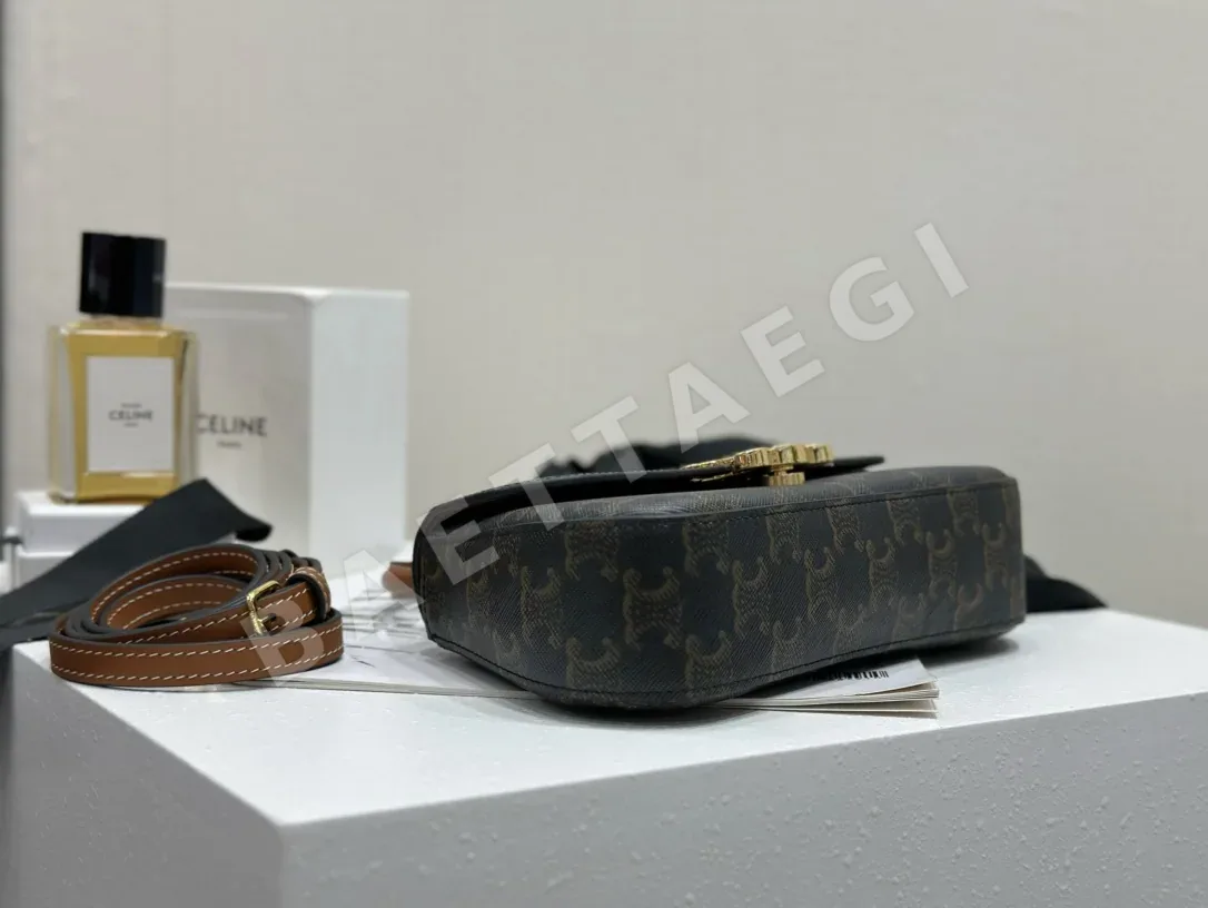 셀린느 레트로 로고 프린트 송아지가죽 핸드백 상세 이미지 5