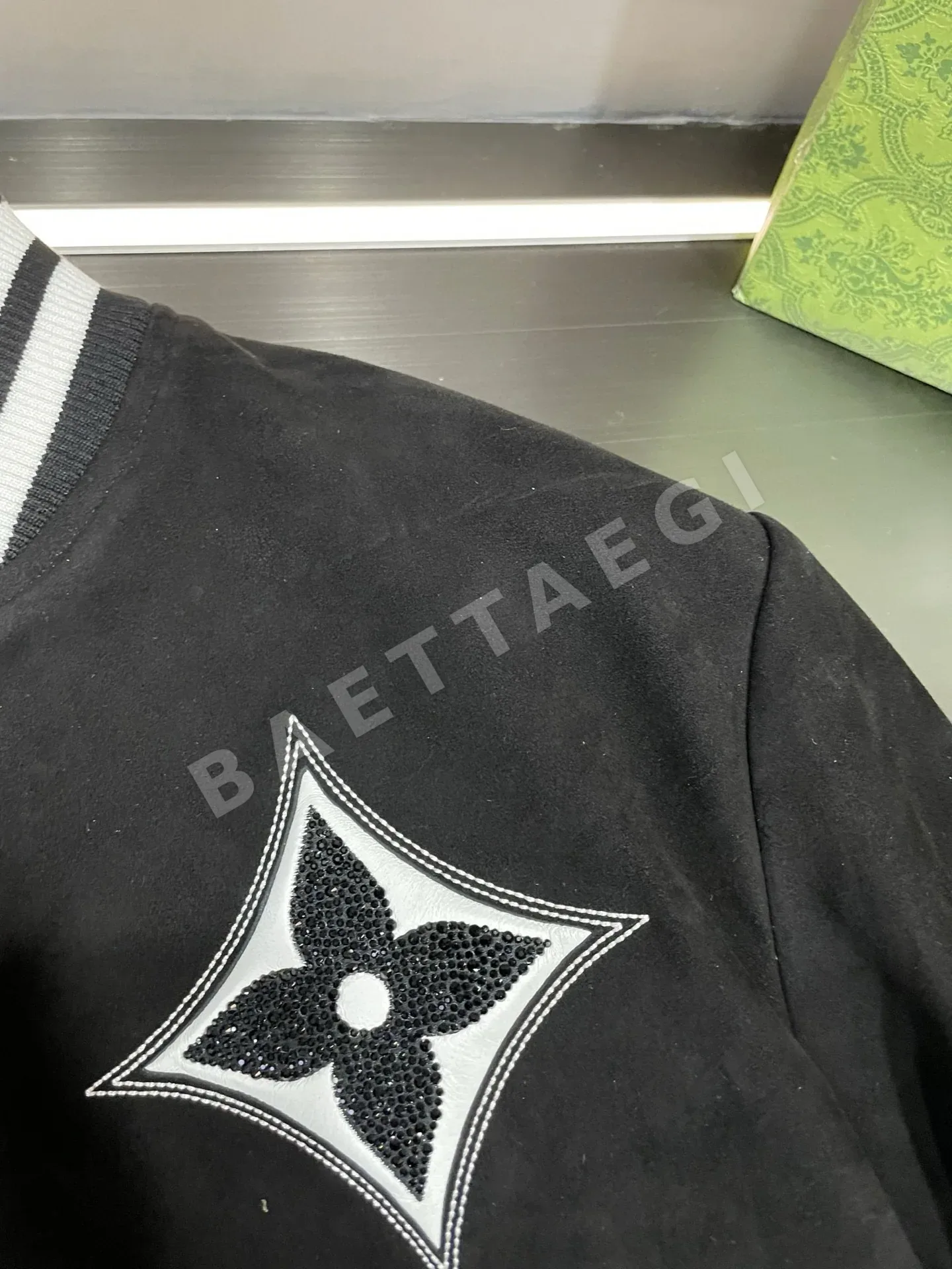 루이비통 램스킨 코트 상세 이미지 5