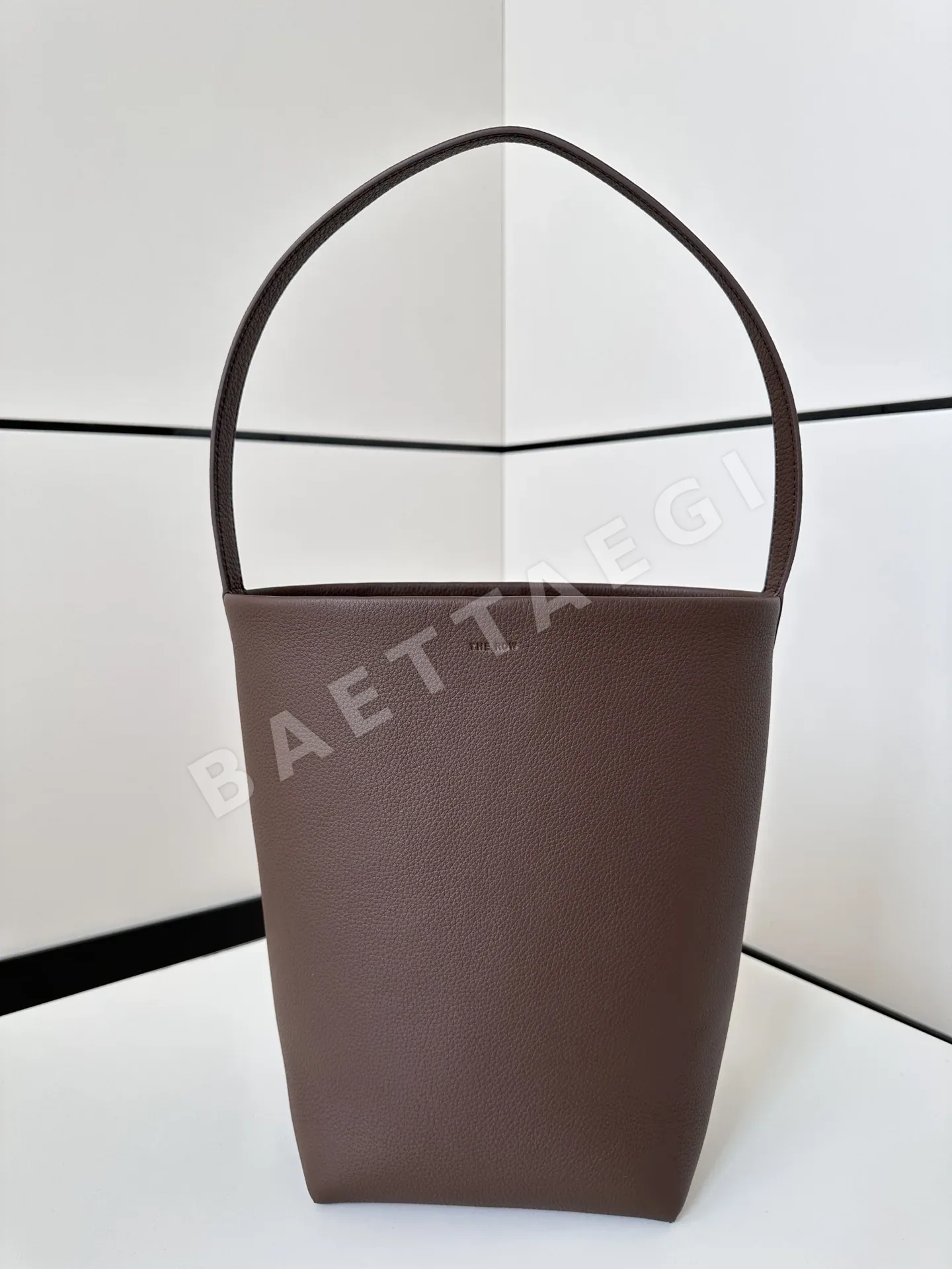 더로우 파크 버킷백 76237