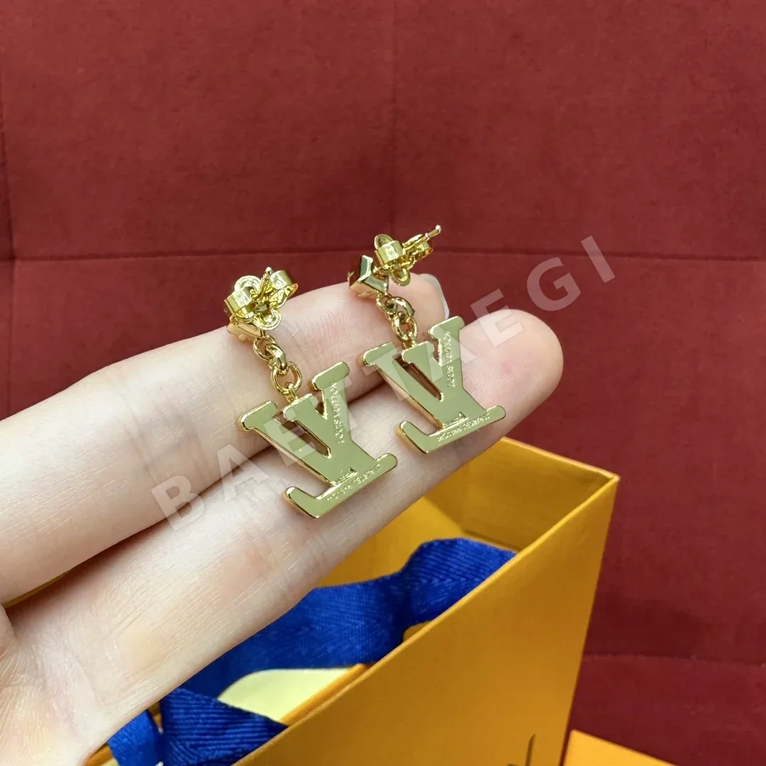 루이비통 스몰 스퀘어 다이아몬드 레터 귀걸이 상세 이미지 4