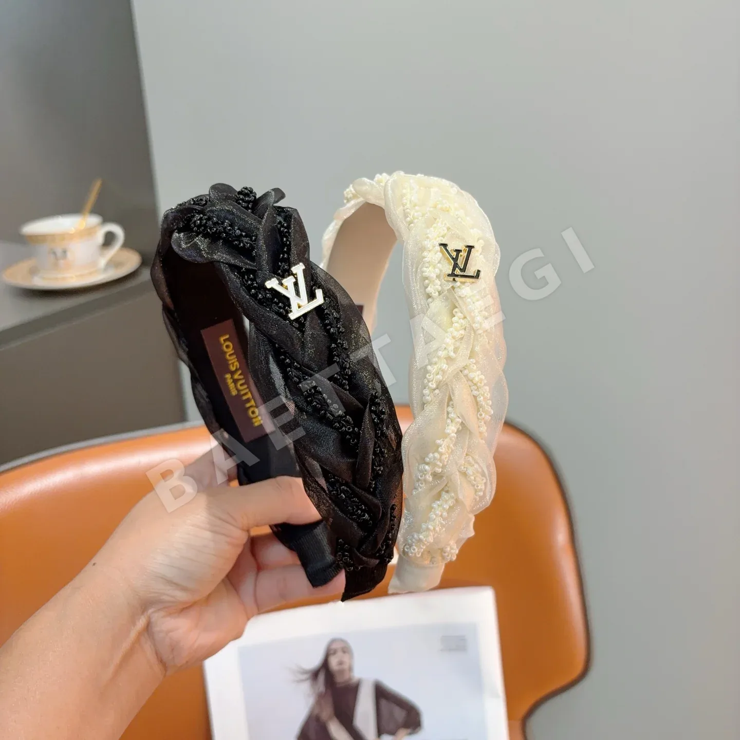 루이비통 꽈배기 헤어밴드 184144