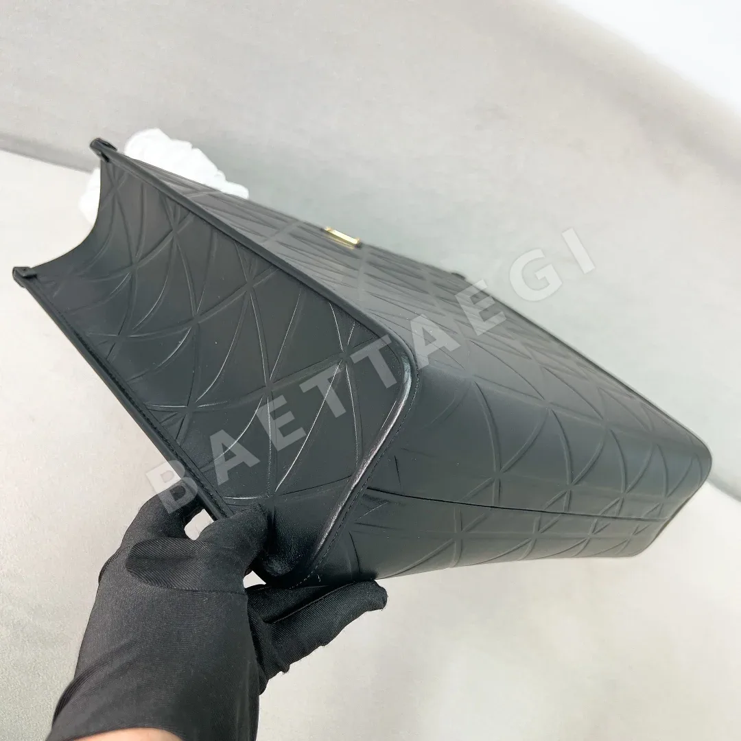 프라다 다이아몬드 퀼팅 송아지가죽 라지 토트백 1BA377 상세 이미지 7