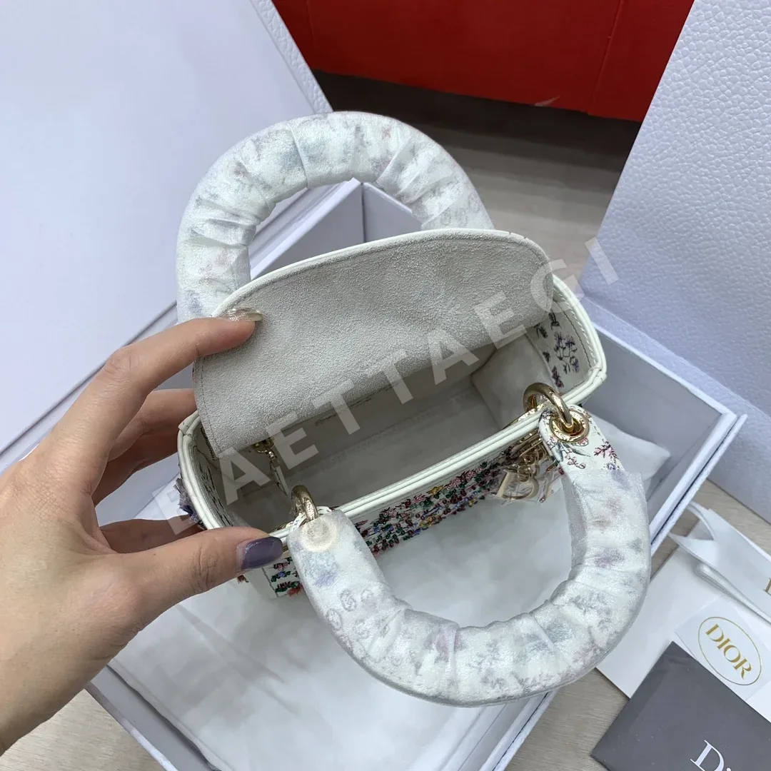 디올 레디 트리패널 비즈 자수 가방 상세 이미지 6