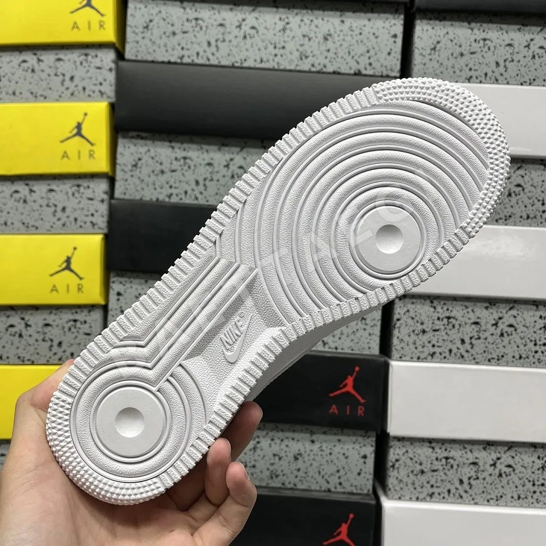 나이키 [XY/PB] 에어 포스 1 로우 SP CZ8065-100 201734 Nike Air Force 1 Low SP Drake NOCTA 상세 이미지 2
