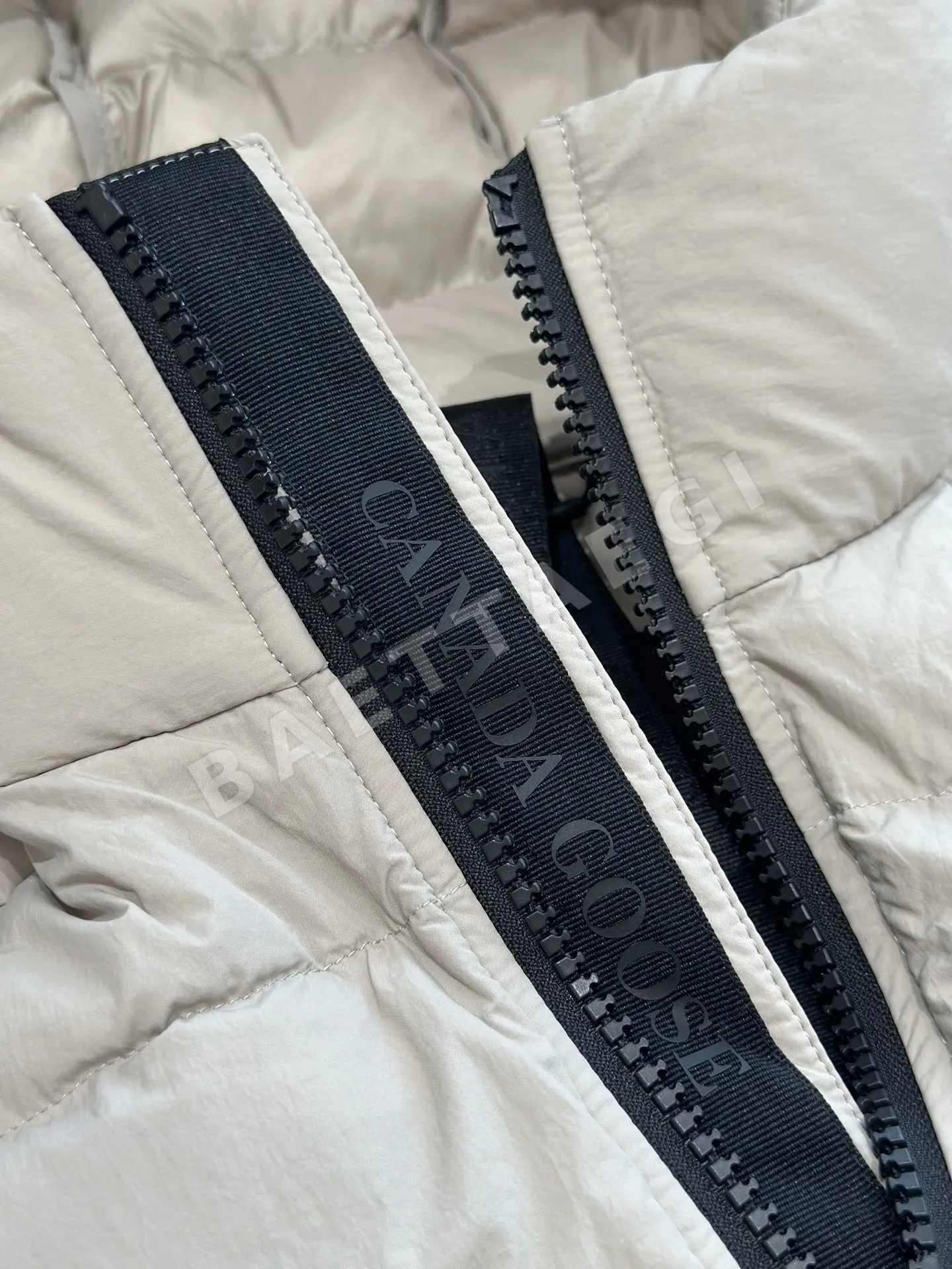 캐나다구스 크로프턴 블랙라벨 여성 다운 후디 패딩 상세 이미지 8