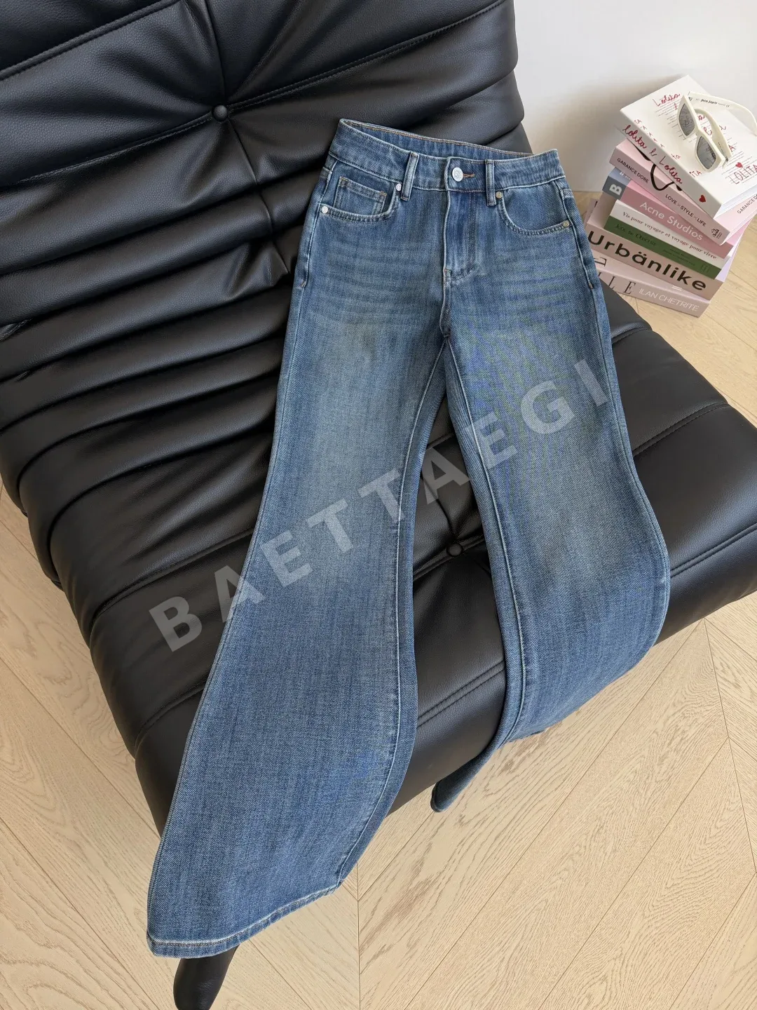 로에베 스퀘어 패턴 자수 플레어 진 여성 바지 상세 이미지 4