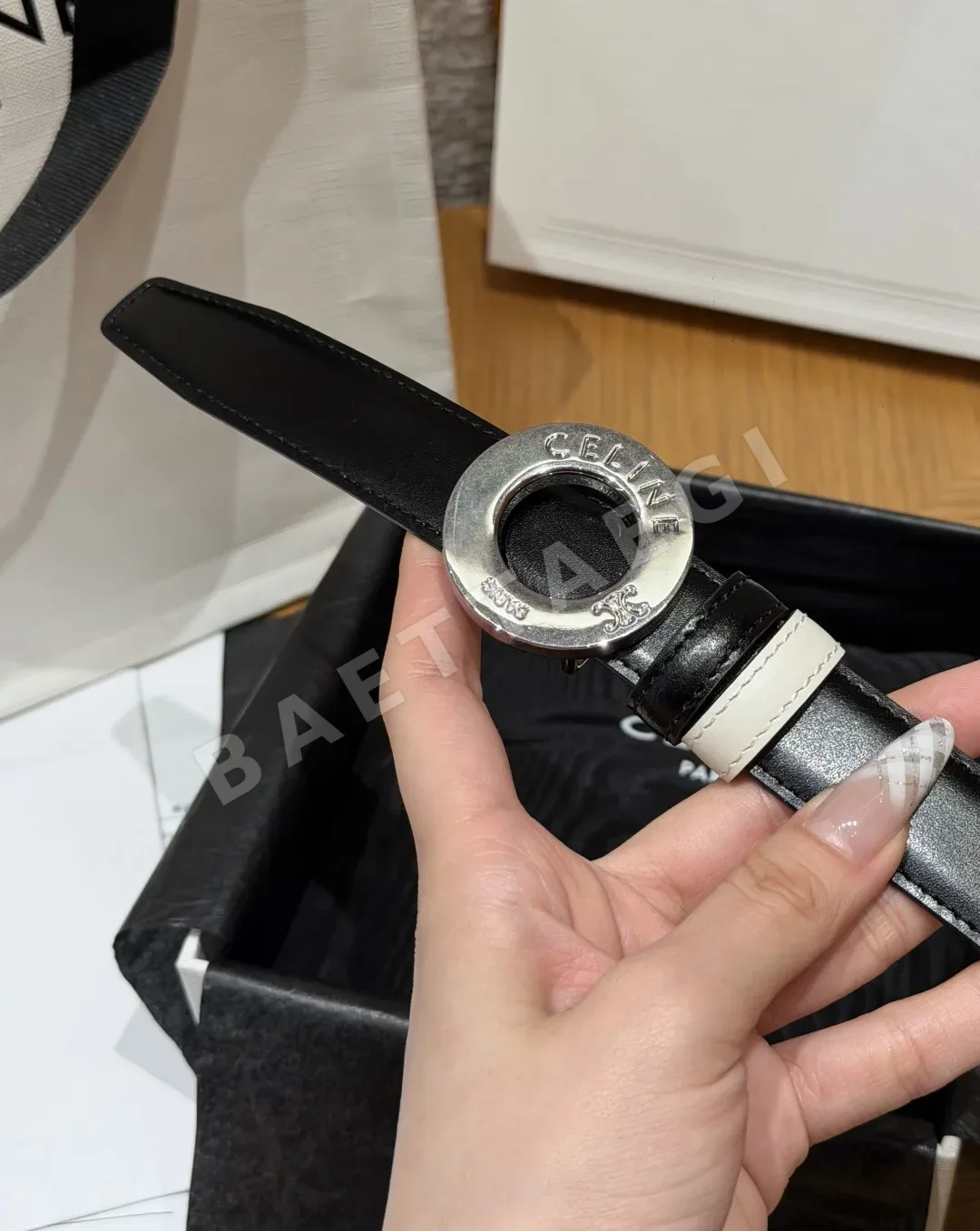 셀린느 DISC 골드 리버서블 가죽 벨트 상세 이미지 7