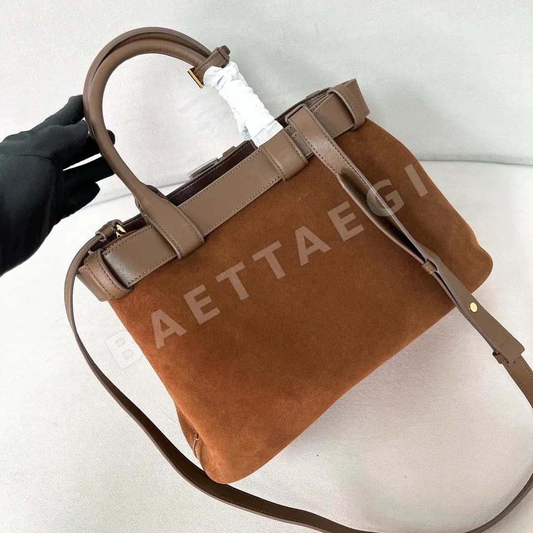 프라다 버클 스웨이드 가죽 핸드백 1BA434 상세 이미지 4