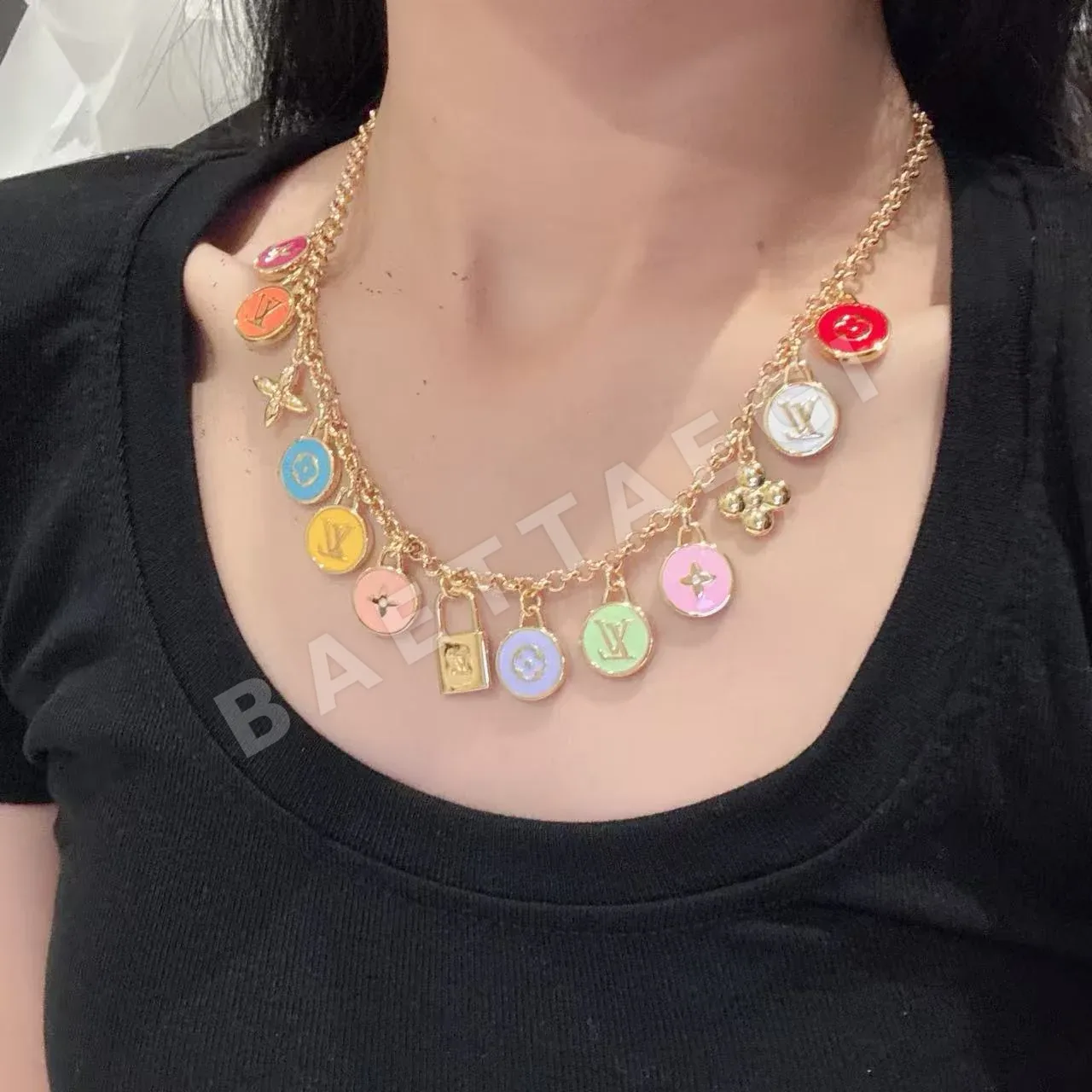 루이비통 목걸이 2026 년 신작 135577