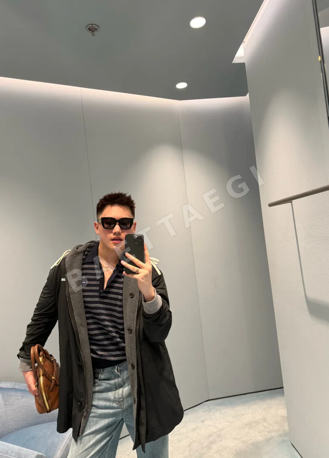 미우미우 플리스 후드 배색 자켓 상세 이미지 5
