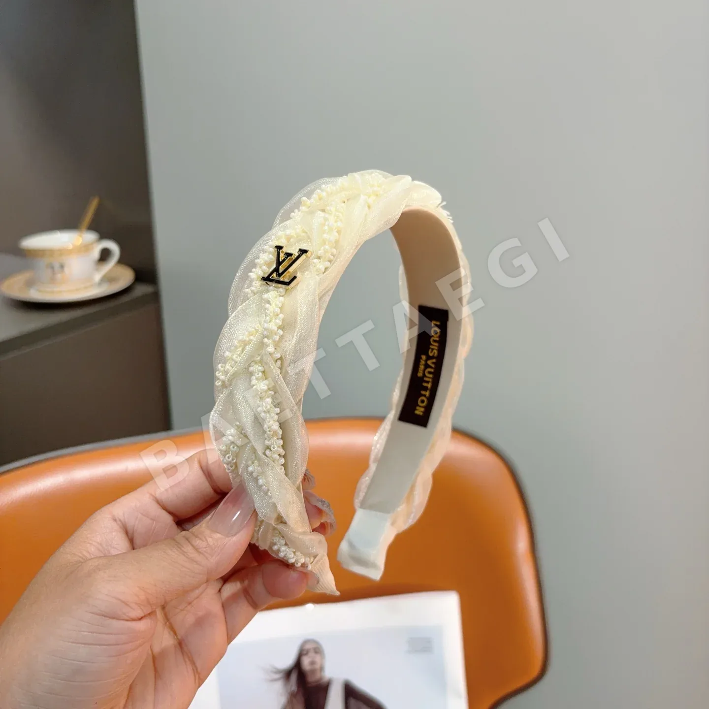 루이비통 짜임 헤어밴드 상세 이미지 3