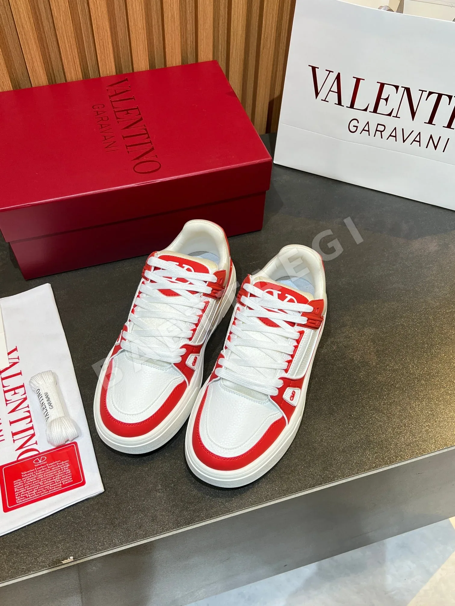 발렌티노 VLTN 커플 슈즈 24605