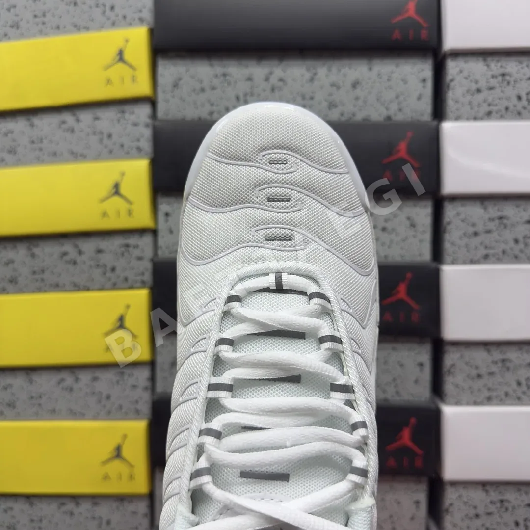나이키 [BD] 에어 맥스 플러스 DM2362-100 201897 Nike Air Max Plus White Pure Platinum 상세 이미지 5