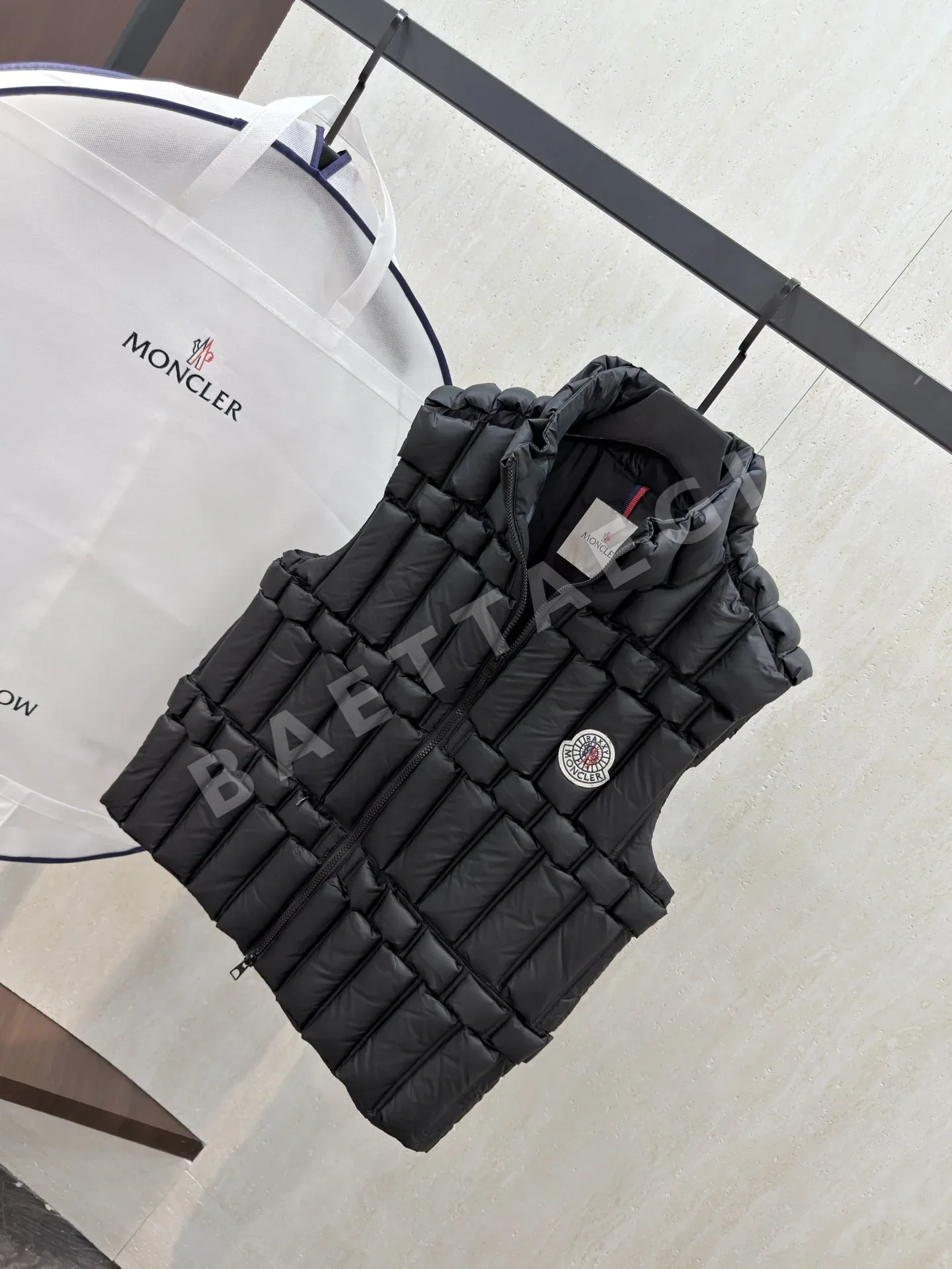 몽클레르 여성 화이트 덕다운 조끼 상세 이미지 7