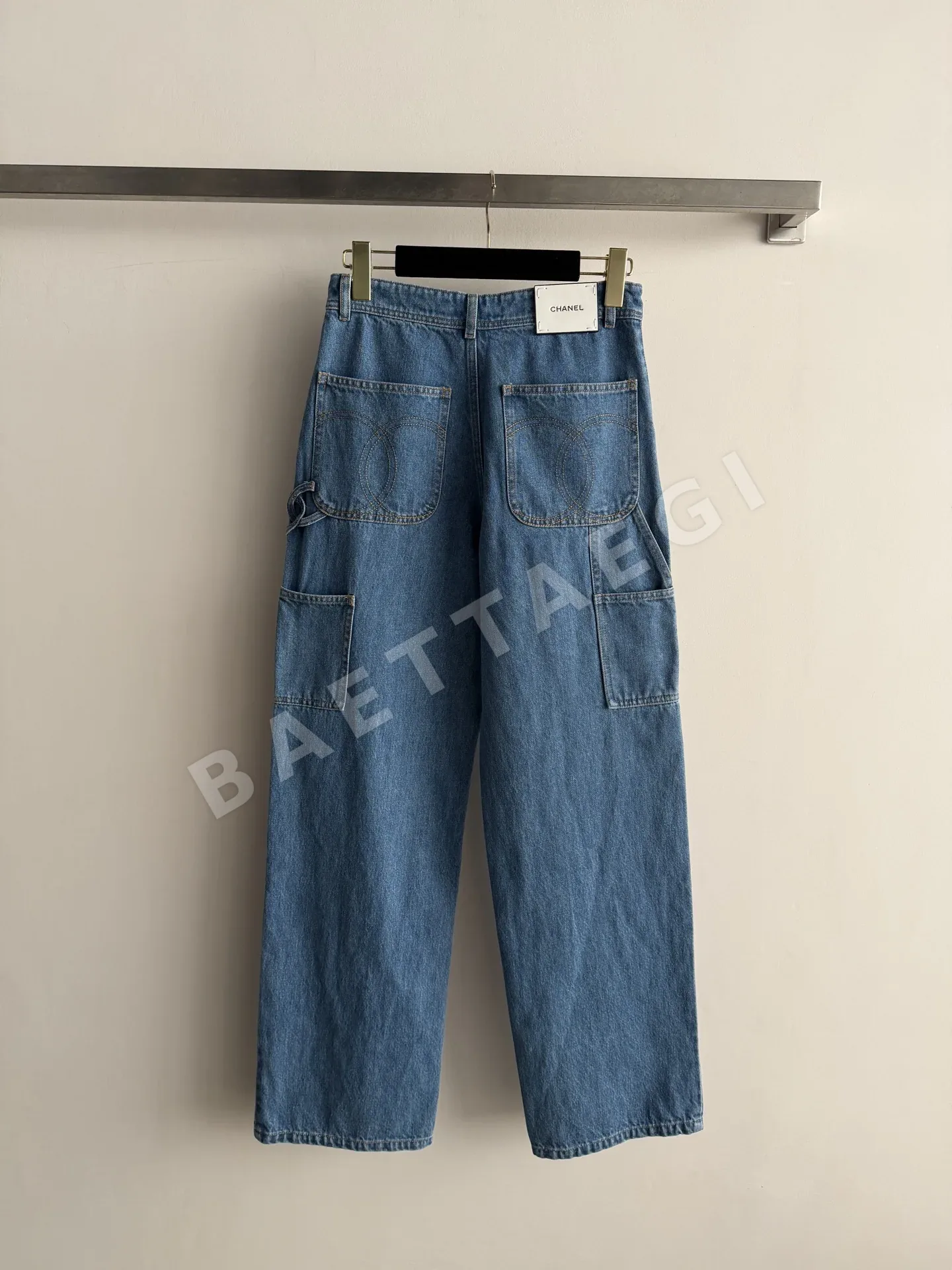 샤넬 더블 C 로고 카고 포켓 바지 상세 이미지 2
