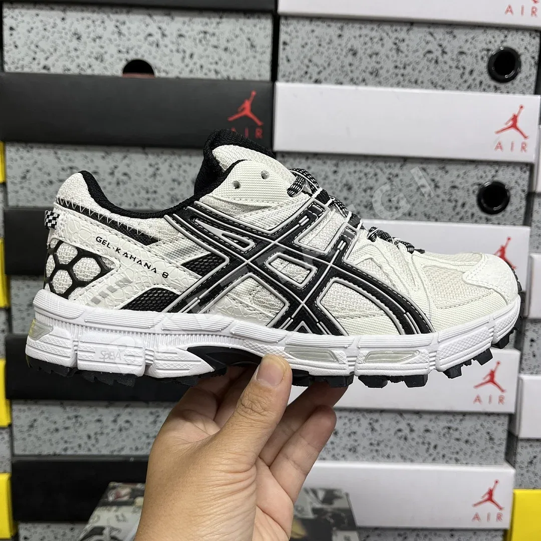 아식스 [XY] 젤 카하나 8 1011B133-100 200334 Asics Gel-Kahana 8 상세 이미지 6