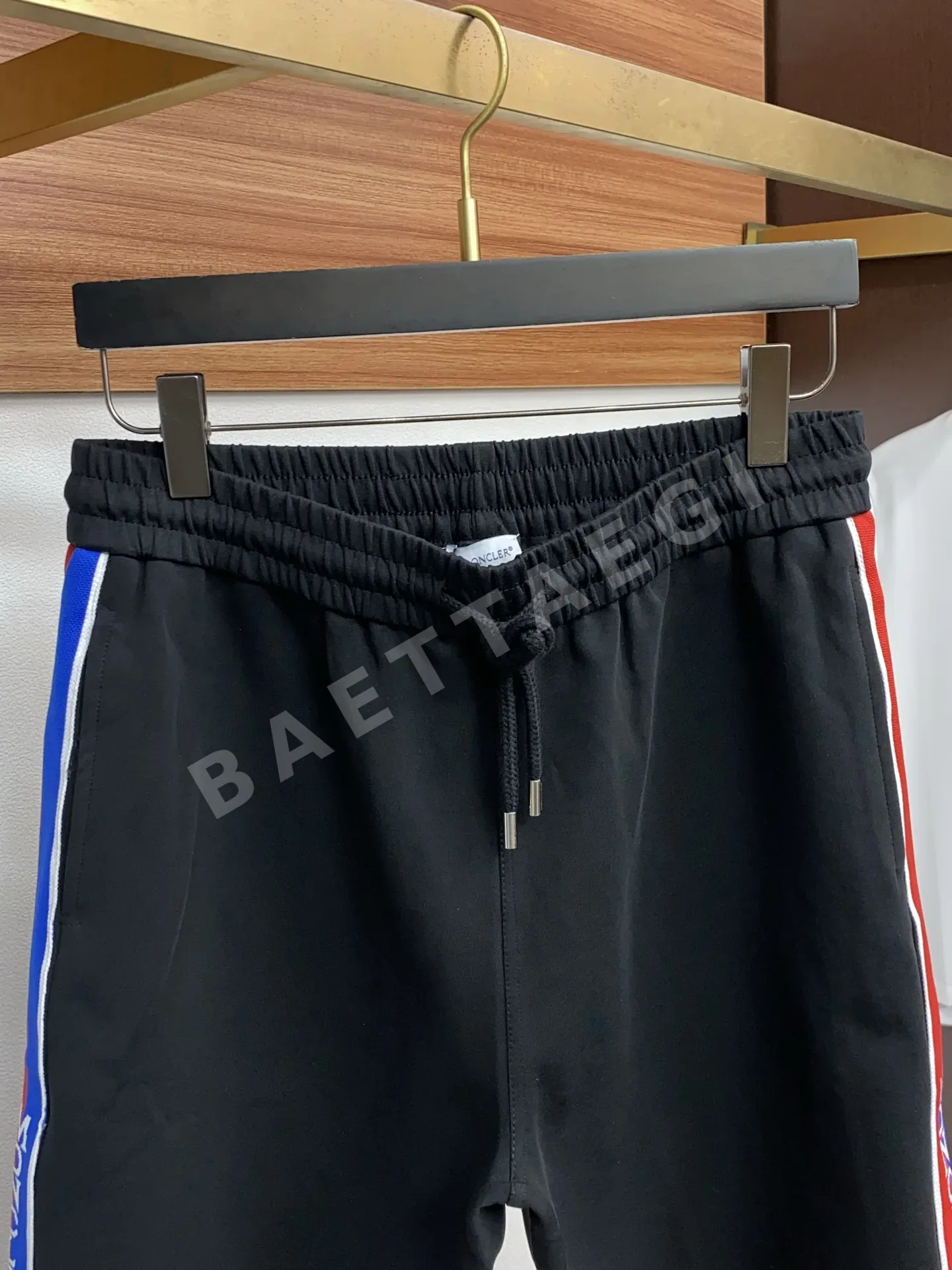 몽클레르 오리지널 핏 린넨 반바지 상세 이미지 2
