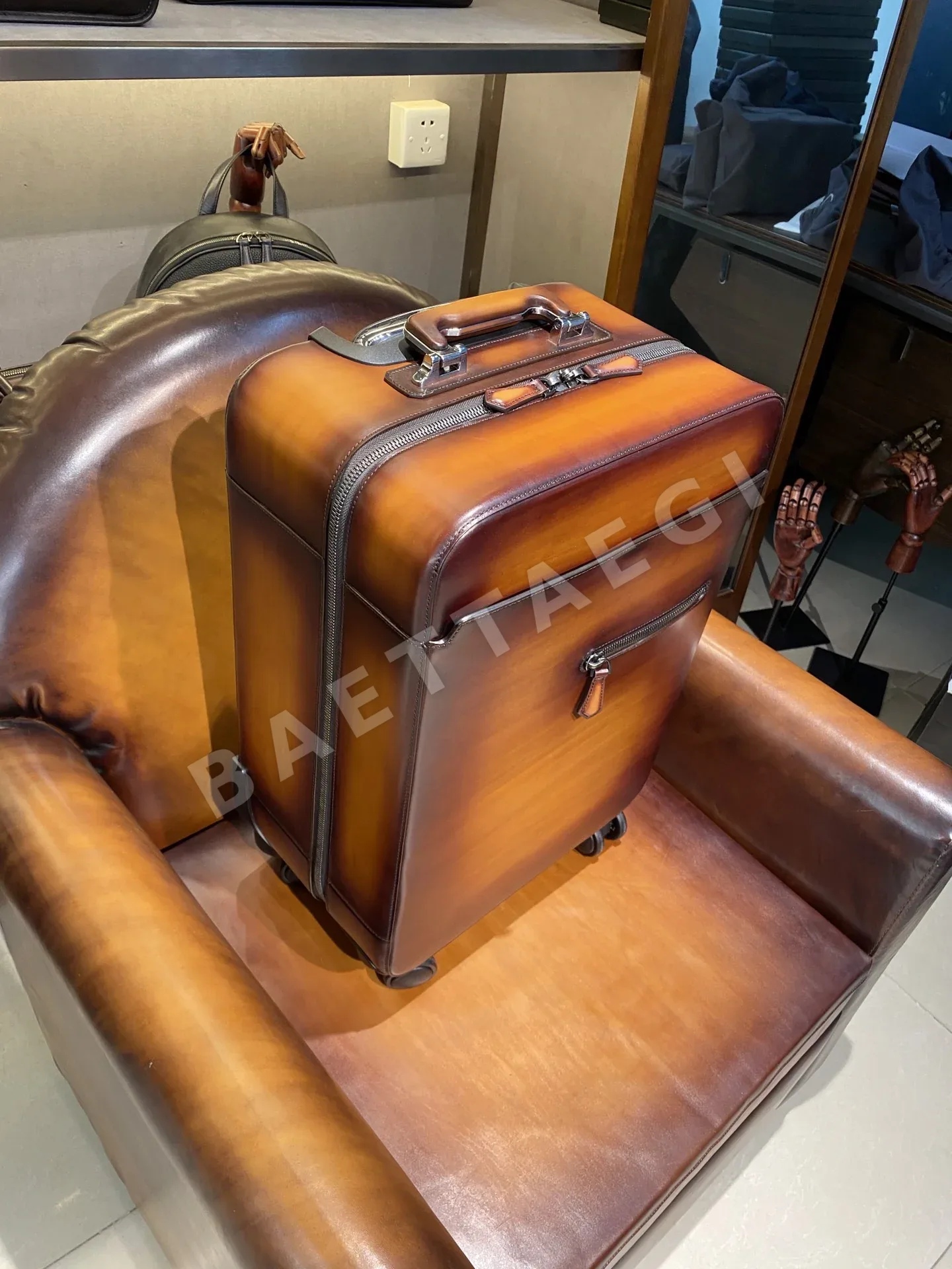 벨루티 베네치아 스크리토 카프스킨 캐리어 가방 상세 이미지 3