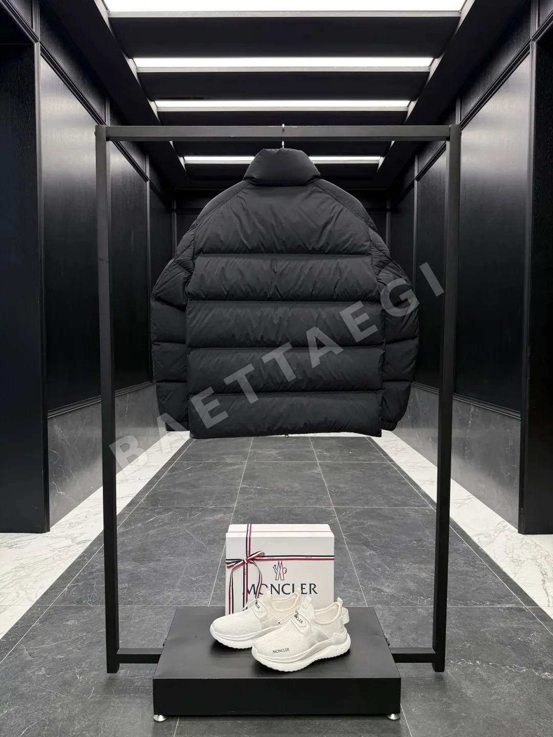 몽클레르 부바크(Moncler Bouvaque) 남성 숏 패딩 재킷 상세 이미지 9