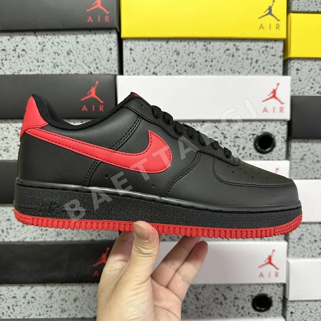나이키 [G] 에어 포스 1 로우 블랙 레드 FJ4146-002 201765 Nike Air Force 1 Low '07 LV8 Vamps 상세 이미지 9