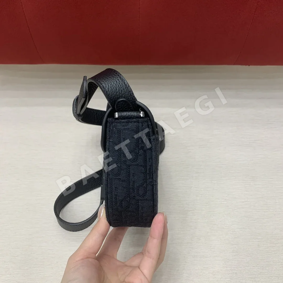 디올 새들 클러치 숄더백 상세 이미지 6