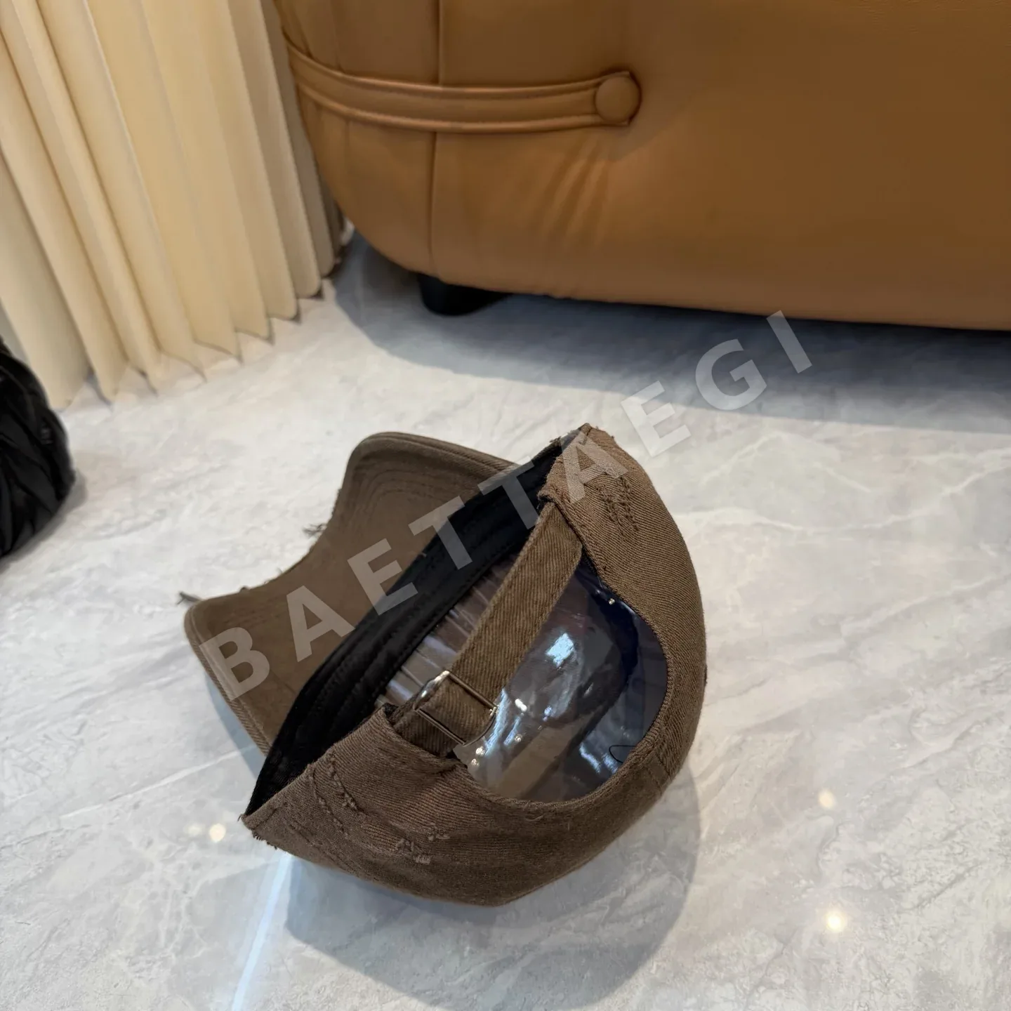 발렌시아가 워시 데미지 가공 베이스볼 캡 상세 이미지 3