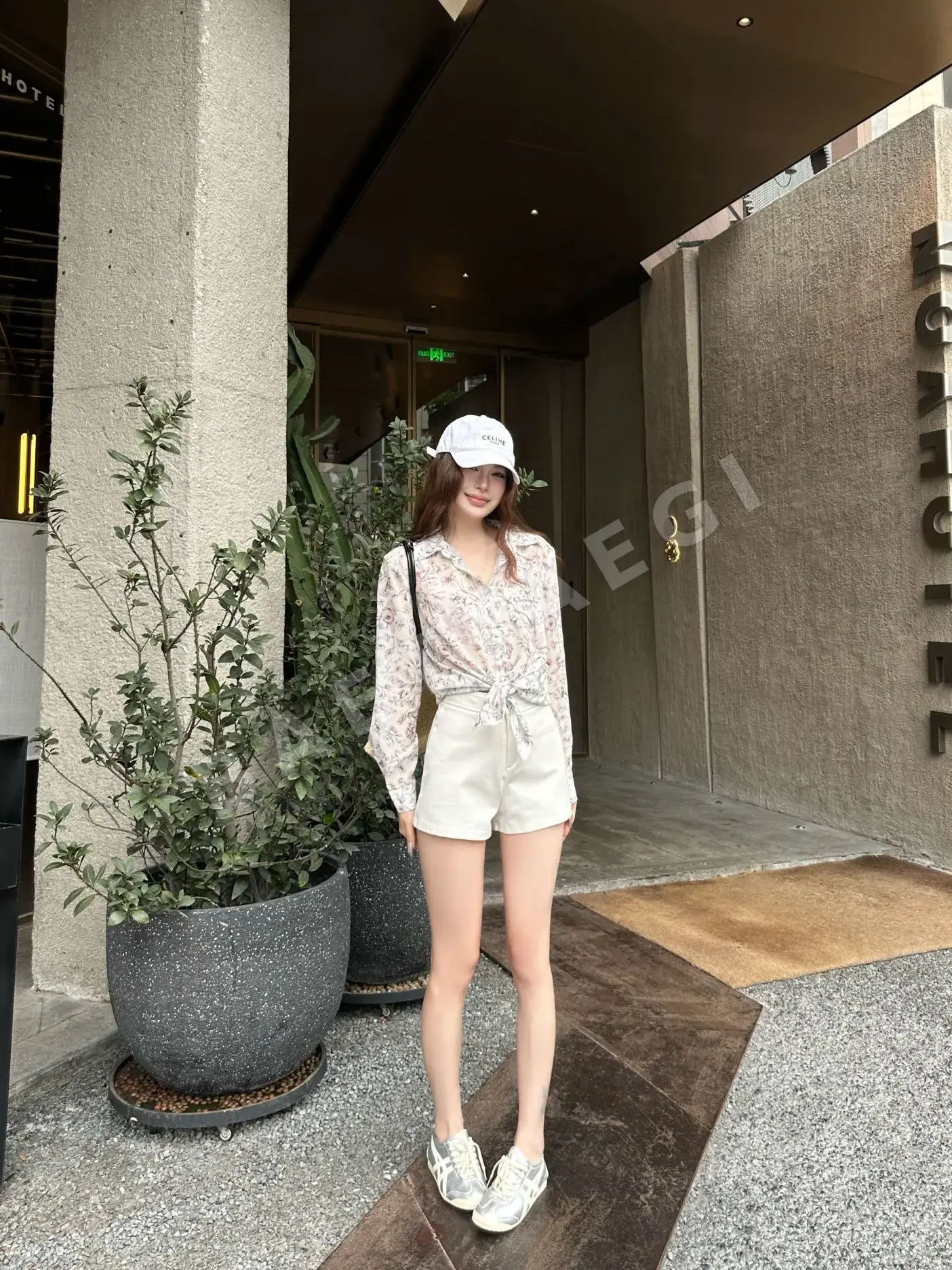 디올 CD로고 시스루 셔츠 여성의류