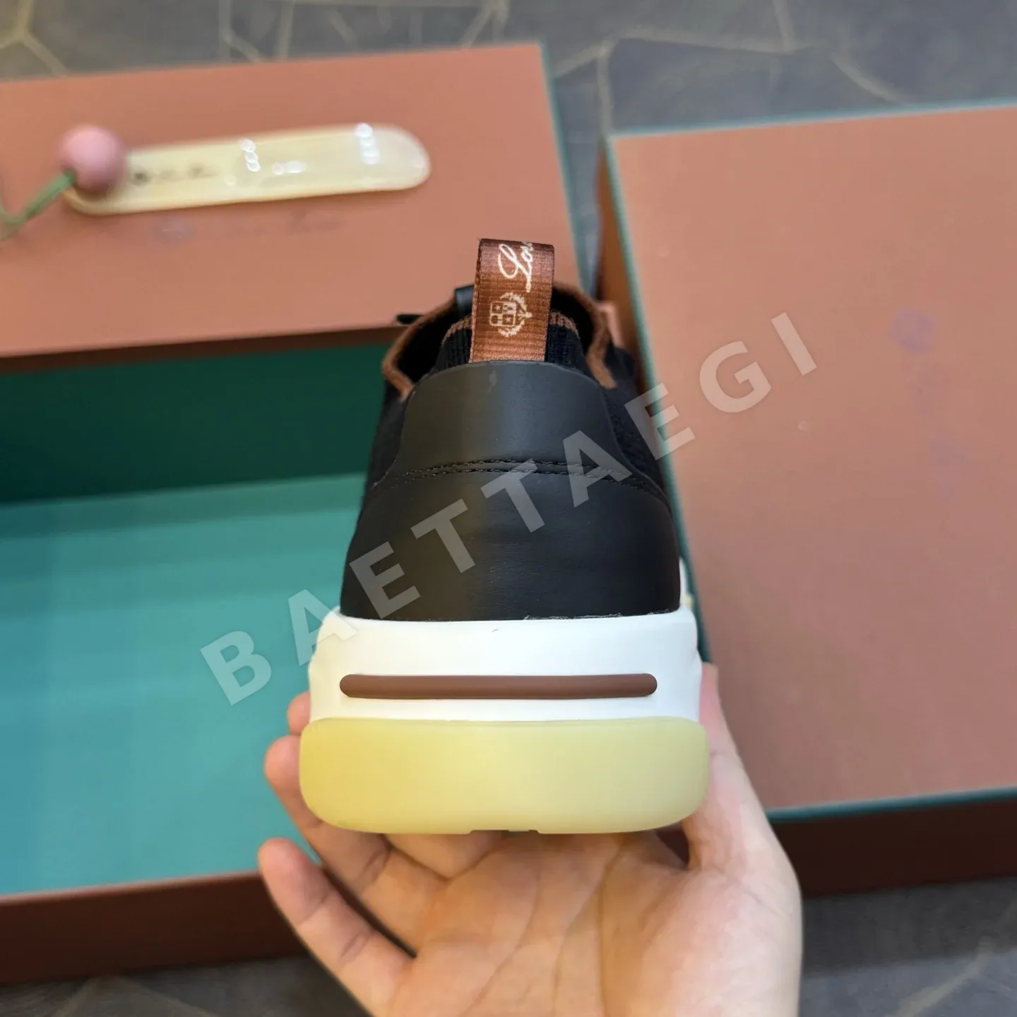 로로피아나 스니커즈 남성 울 360 LP 로고 상세 이미지 8