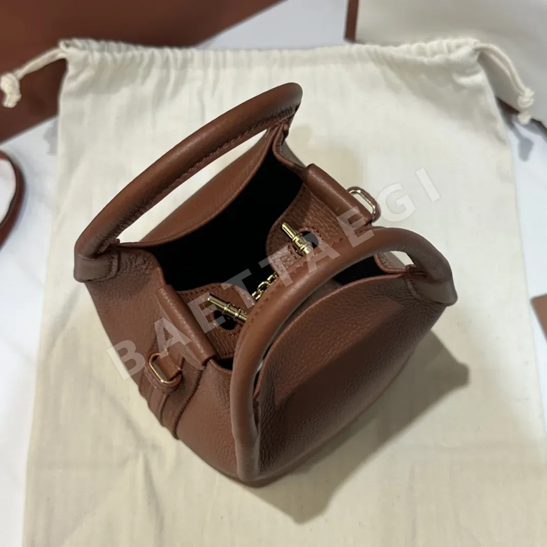 로로피아나 송아지가죽 버켓 가방 상세 이미지 6