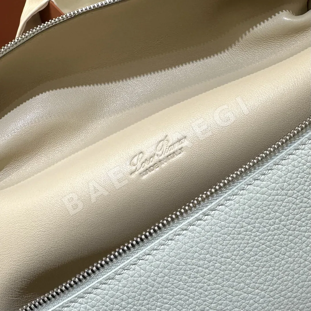 로로피아나 L27 라이트블루 가방 상세 이미지 8