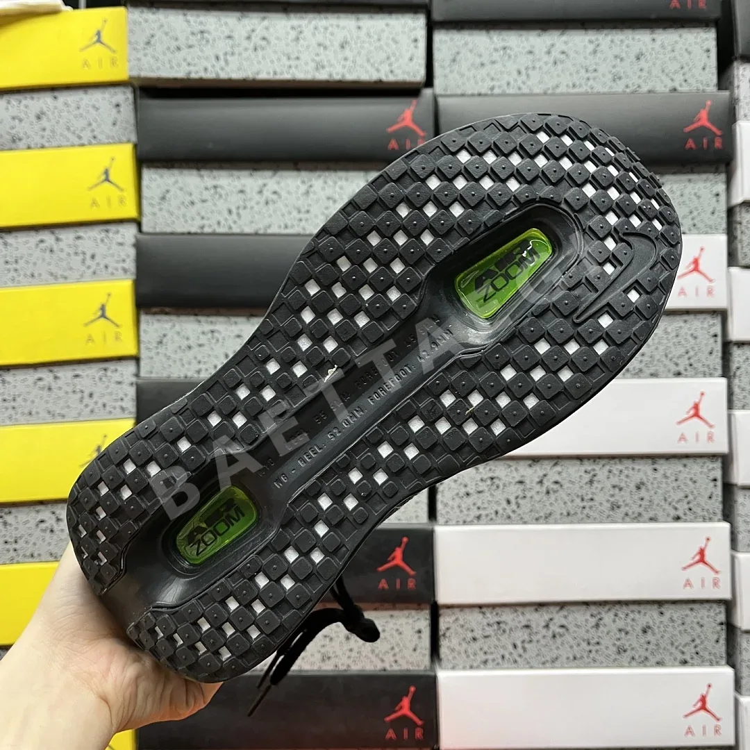나이키 [CG] 보메로 프리미엄 HQ2050-001 201987 Nike Vomero Premium Black Volt 상세 이미지 7