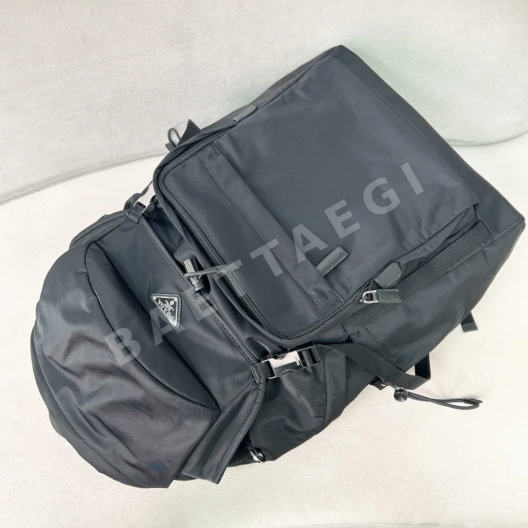 프라다 낙하산 나일론 남성 백팩 2VZ090 상세 이미지 5