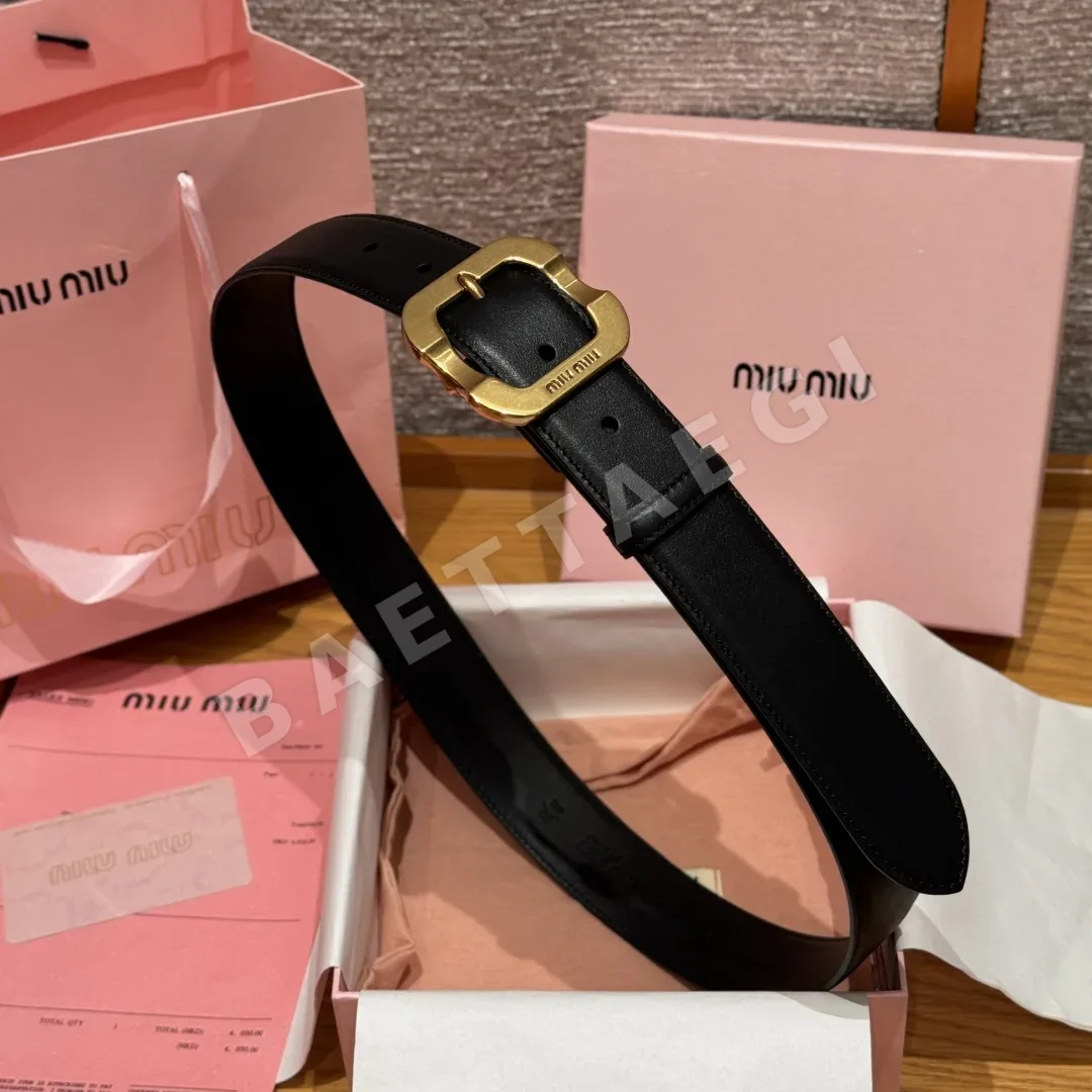 미우미우 각인 메탈 로고 카프스킨 벨트 상세 이미지 5