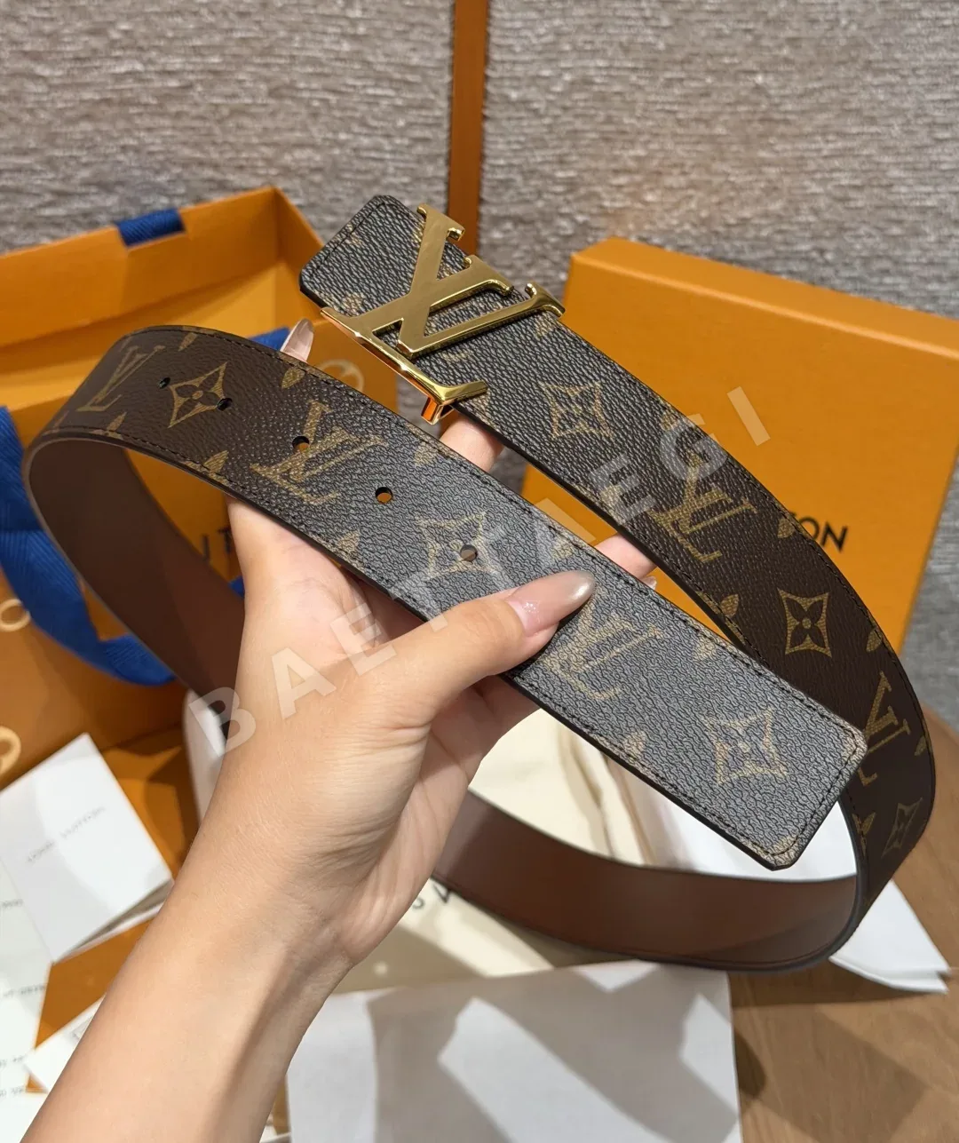 루이비통 이니셜 40mm 리버시블 벨트 상세 이미지 5
