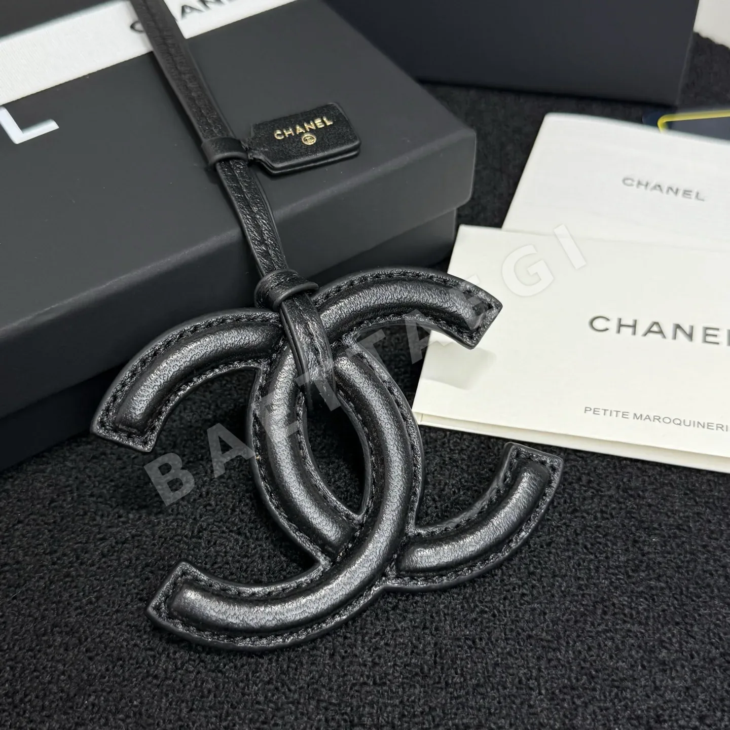 샤넬 램스킨 더블 C 로고 키링 상세 이미지 6