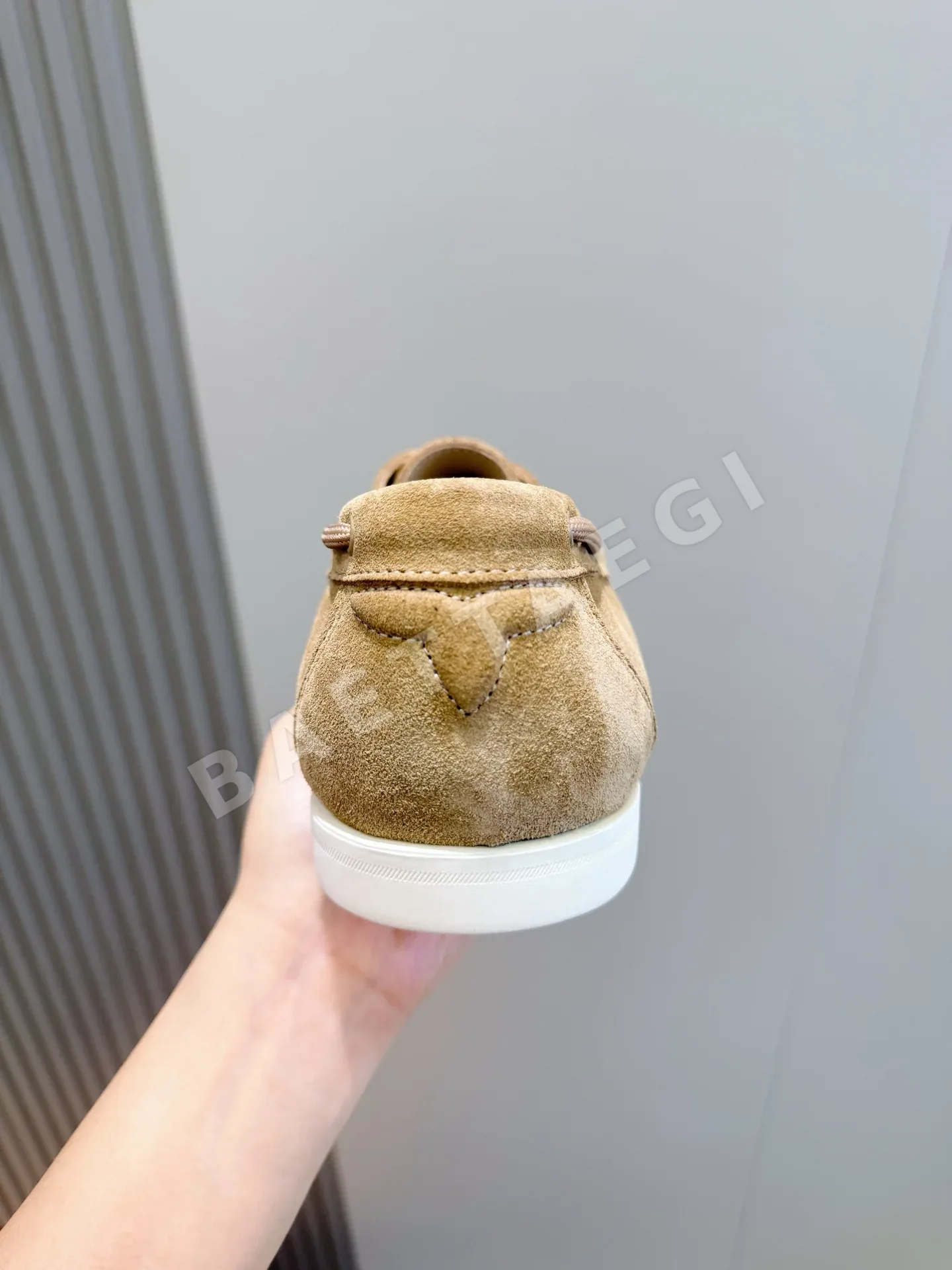 루이비통 로퍼 스웨이드 가죽 상세 이미지 6