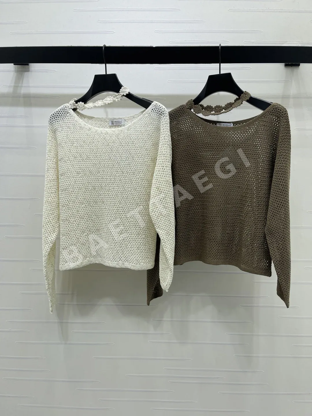 브루넬로쿠치넬리 홀터넥 3D 크로셰 플라워 니트 탑 153765