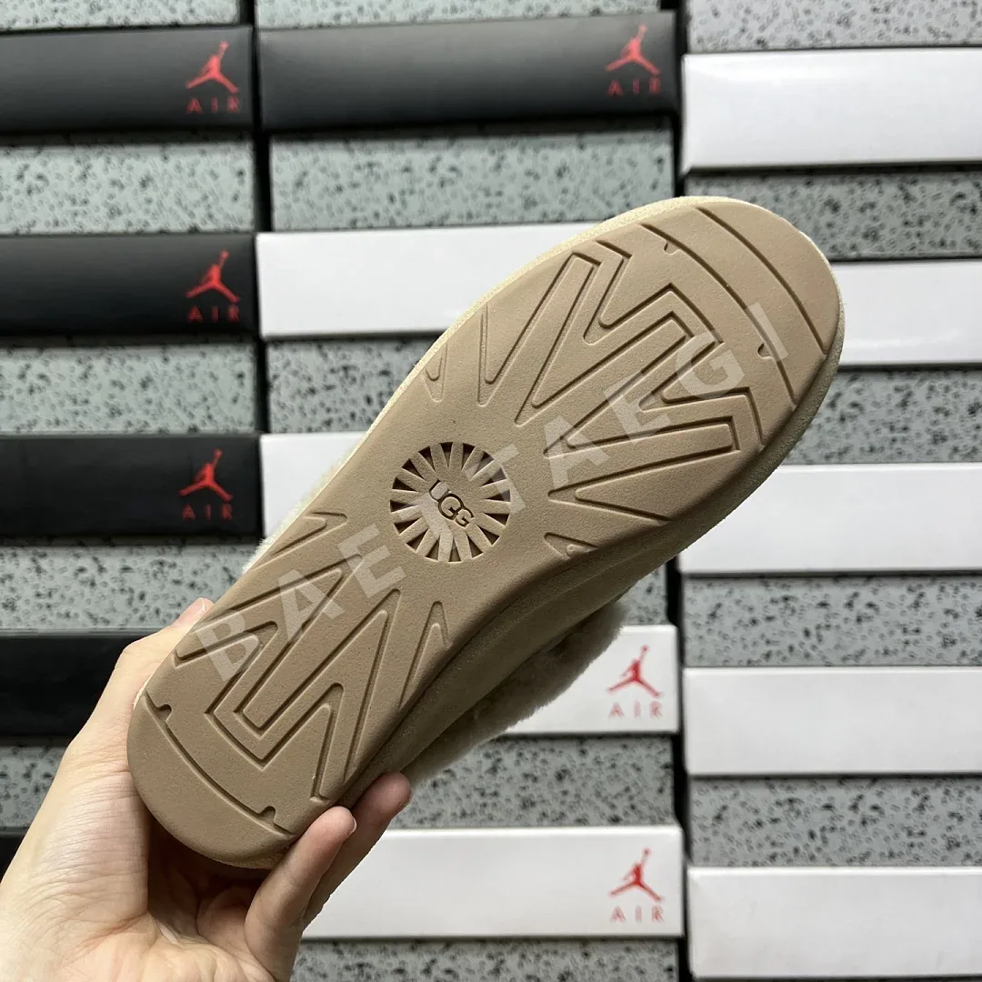 어그 [TOP] MNL 208942 UGG MNL 상세 이미지 6