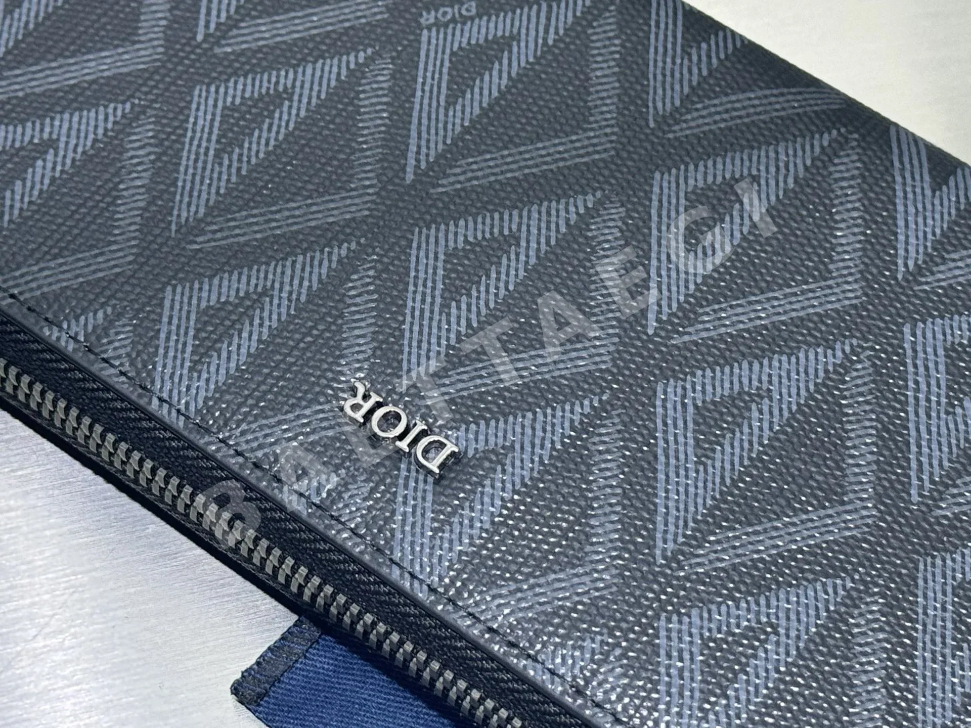 디올 CD 다이아몬드 패턴 롱 지퍼 지갑 상세 이미지 3